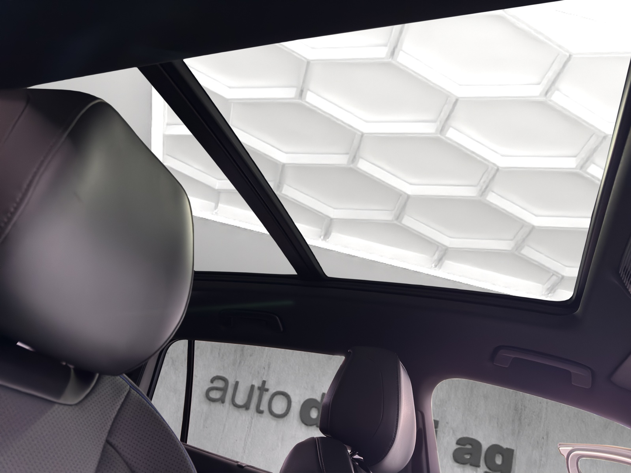 listing desktop thumbnail image 11