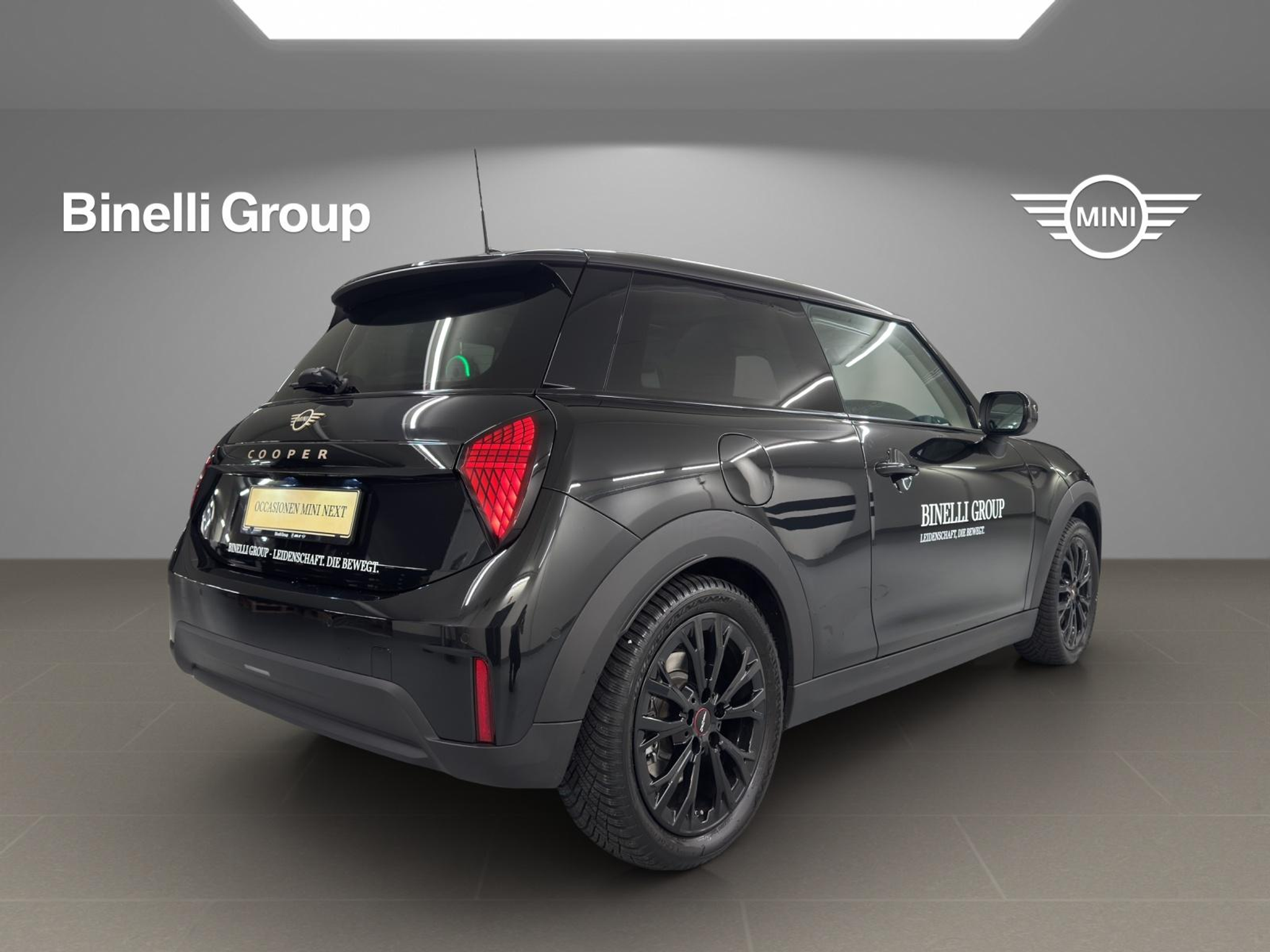 listing desktop thumbnail image 4