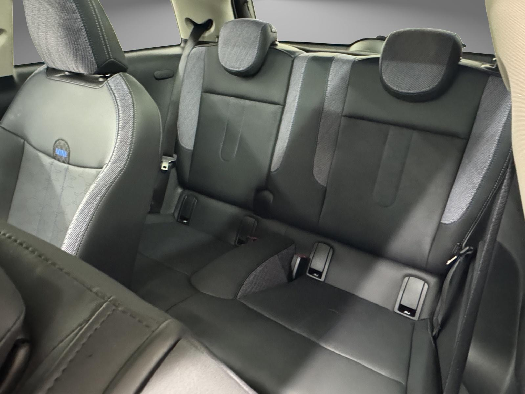 listing desktop thumbnail image 11