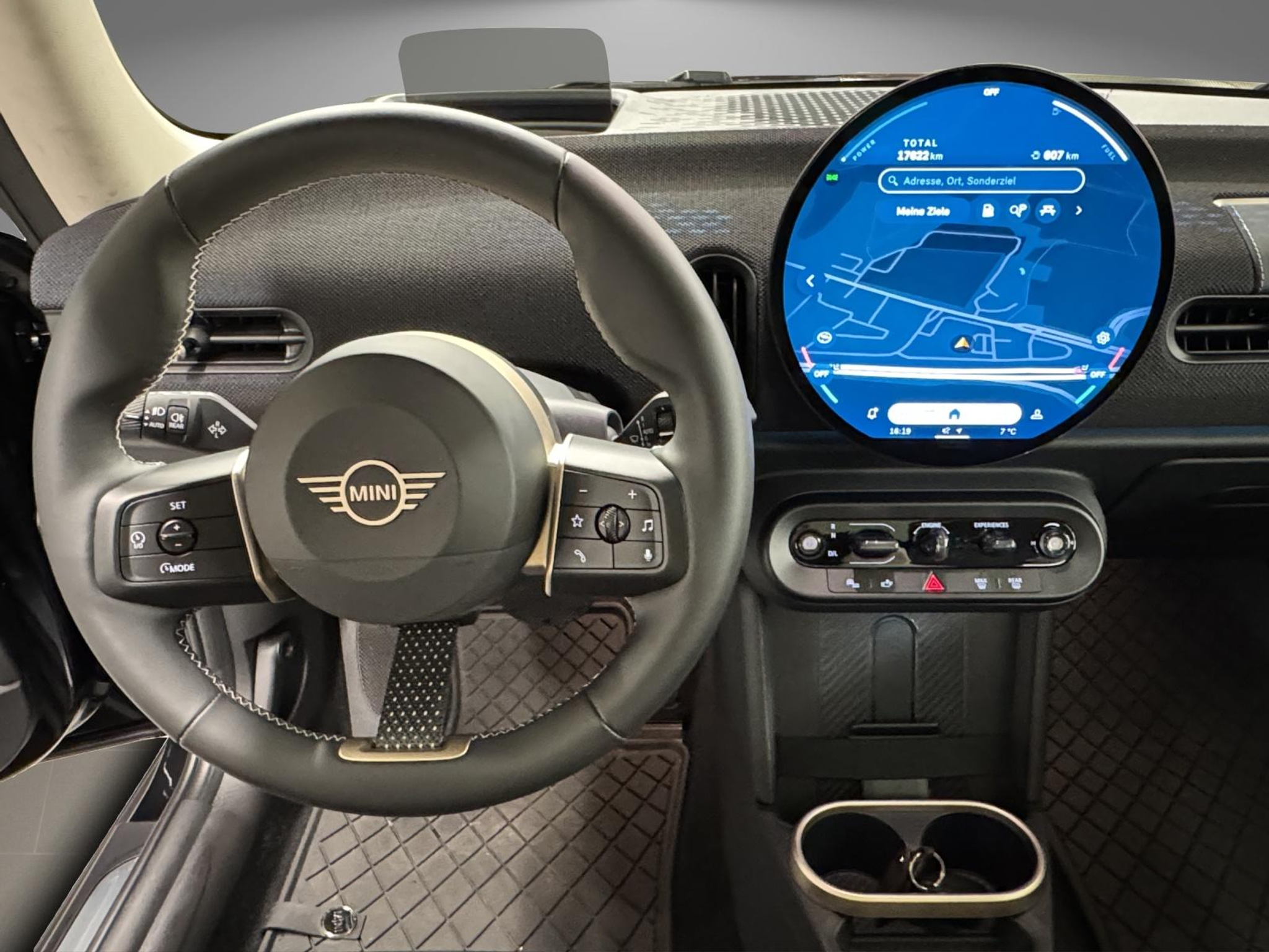 listing desktop thumbnail image 15