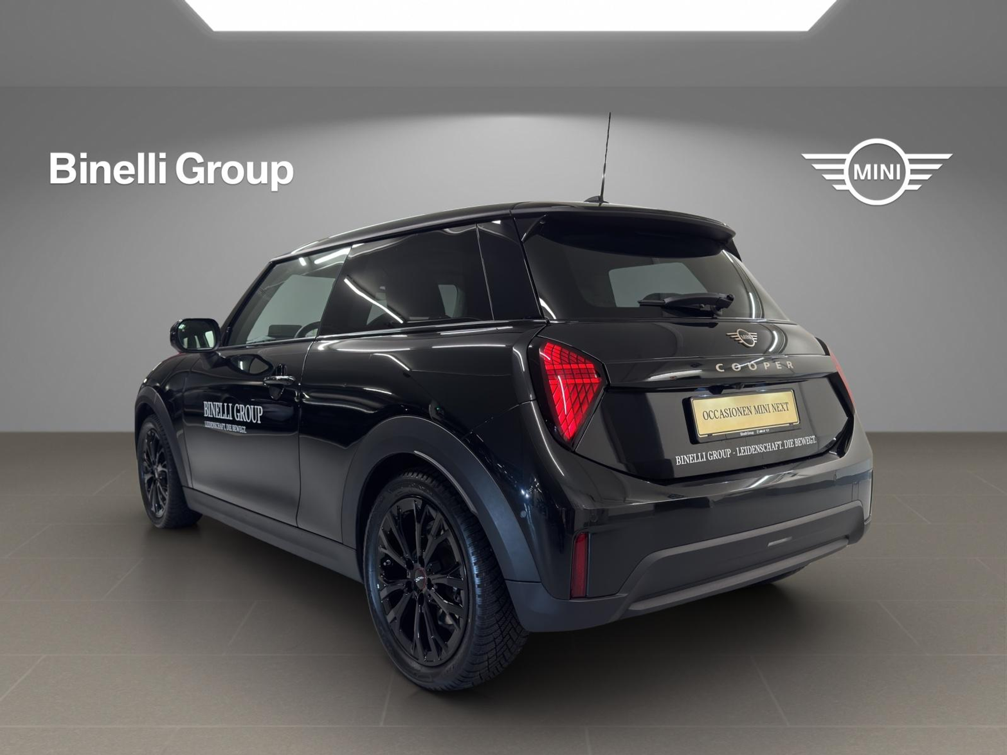 listing desktop thumbnail image 2