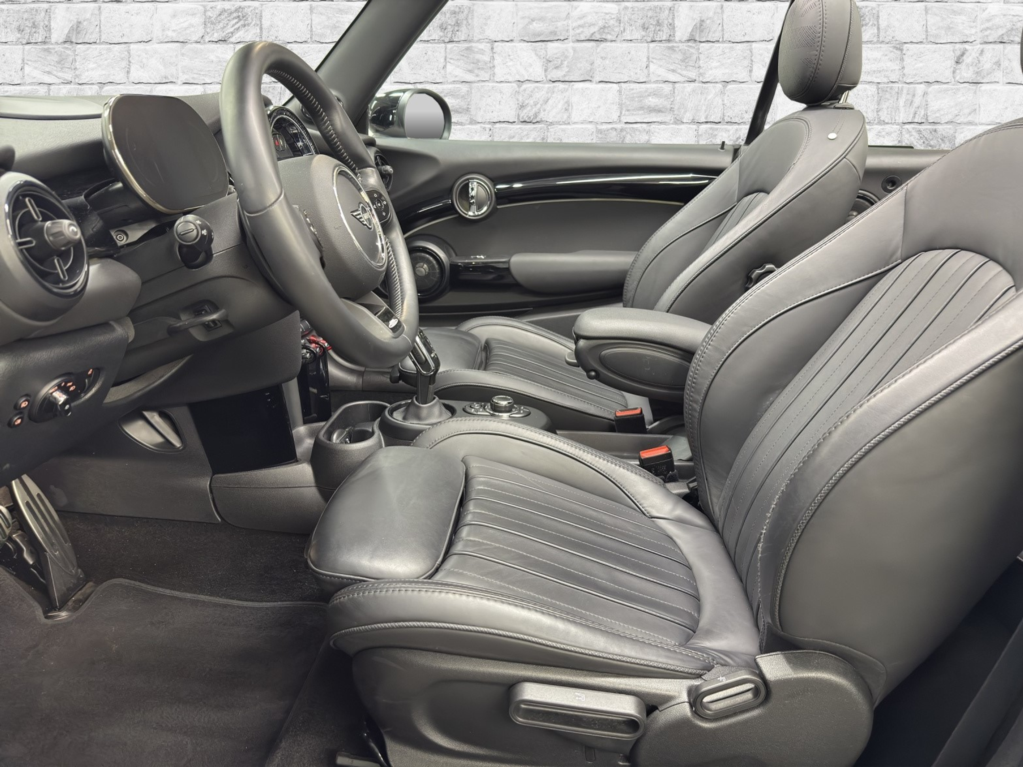 listing desktop thumbnail image 7