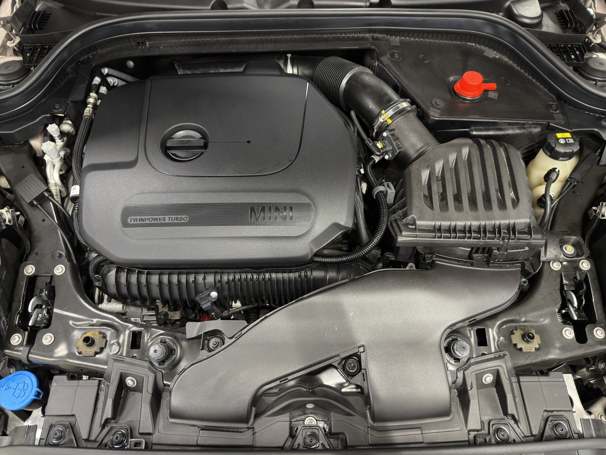 listing desktop thumbnail image 18