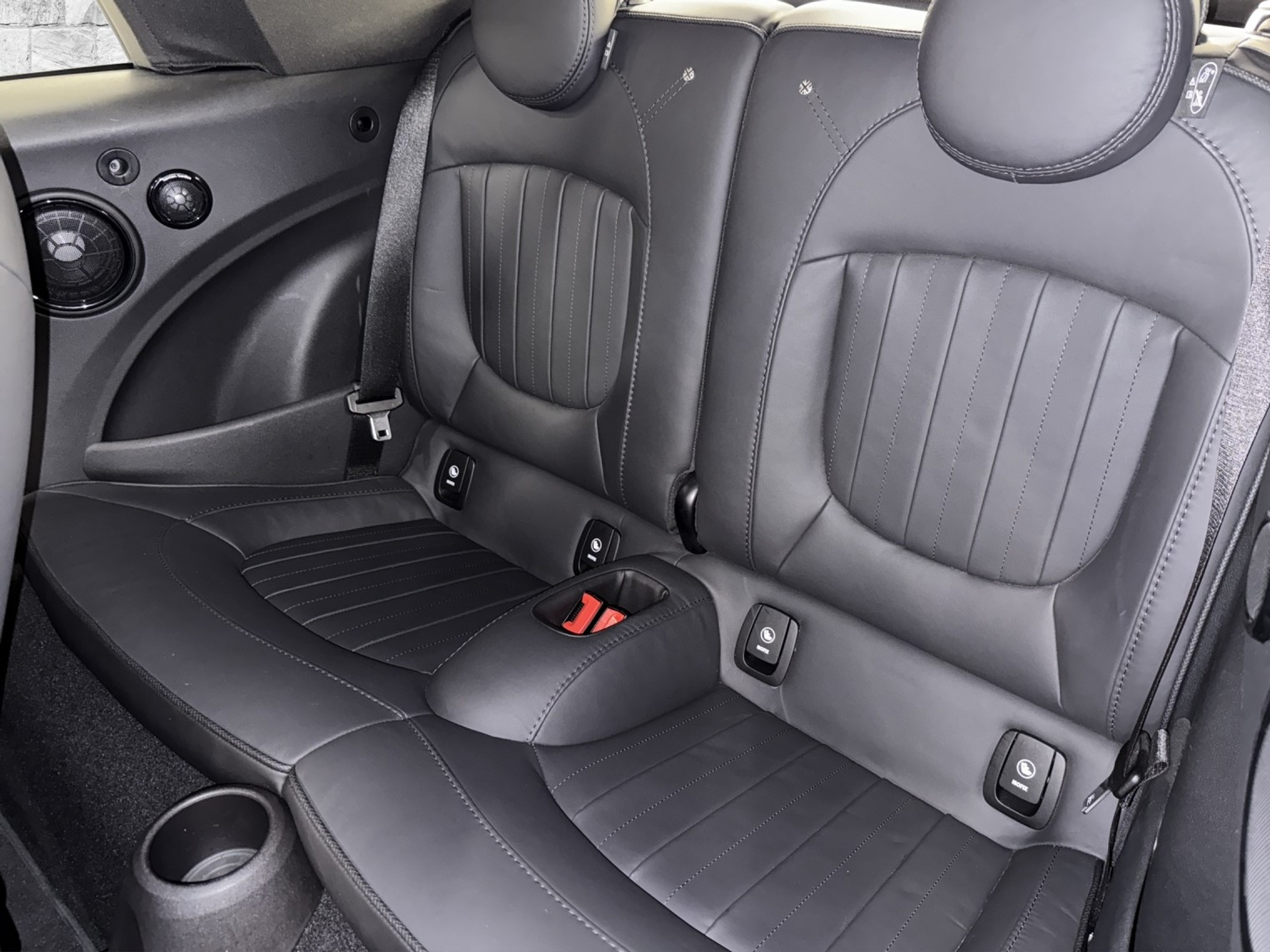 listing desktop thumbnail image 13