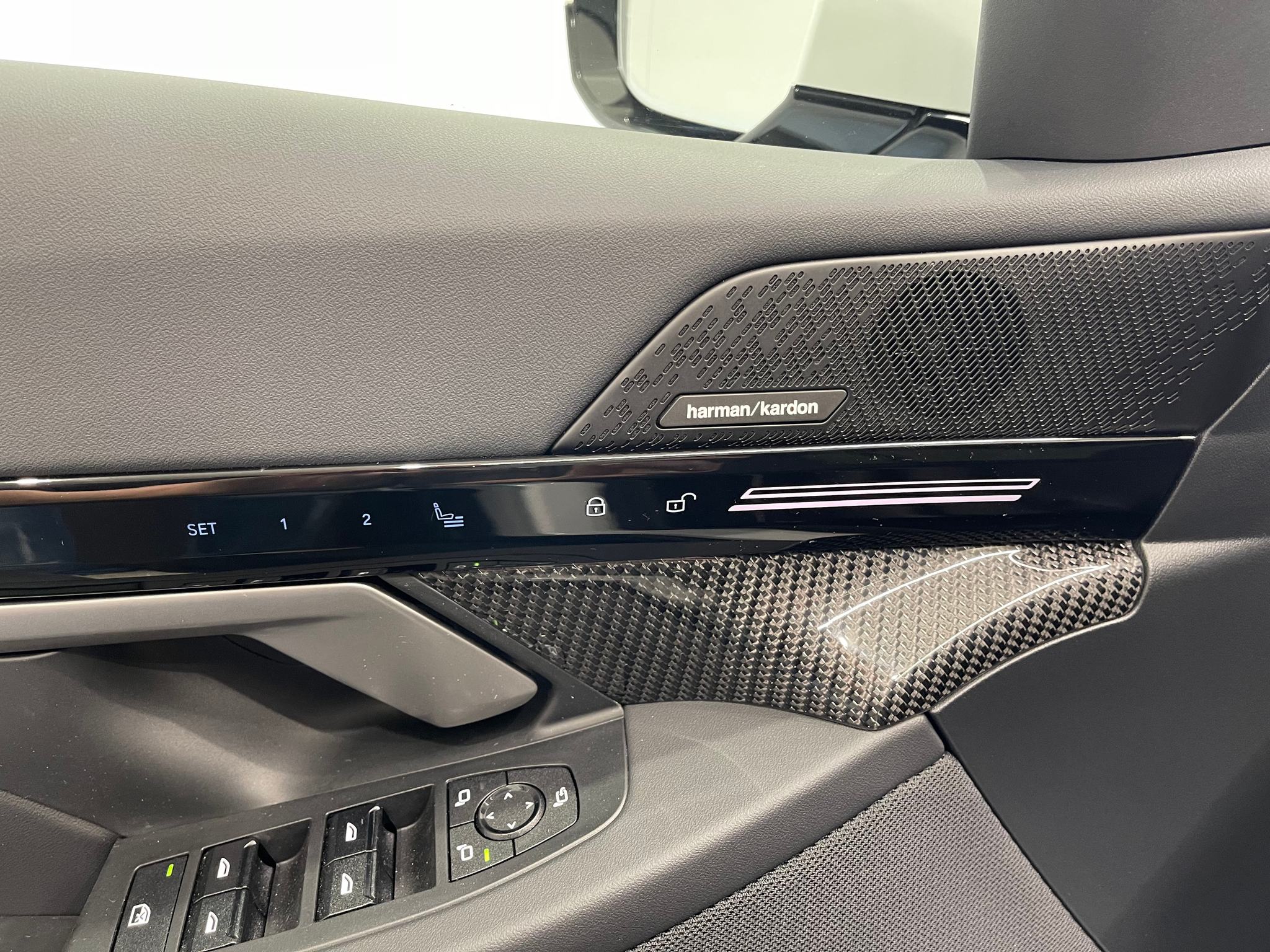 listing desktop thumbnail image 12