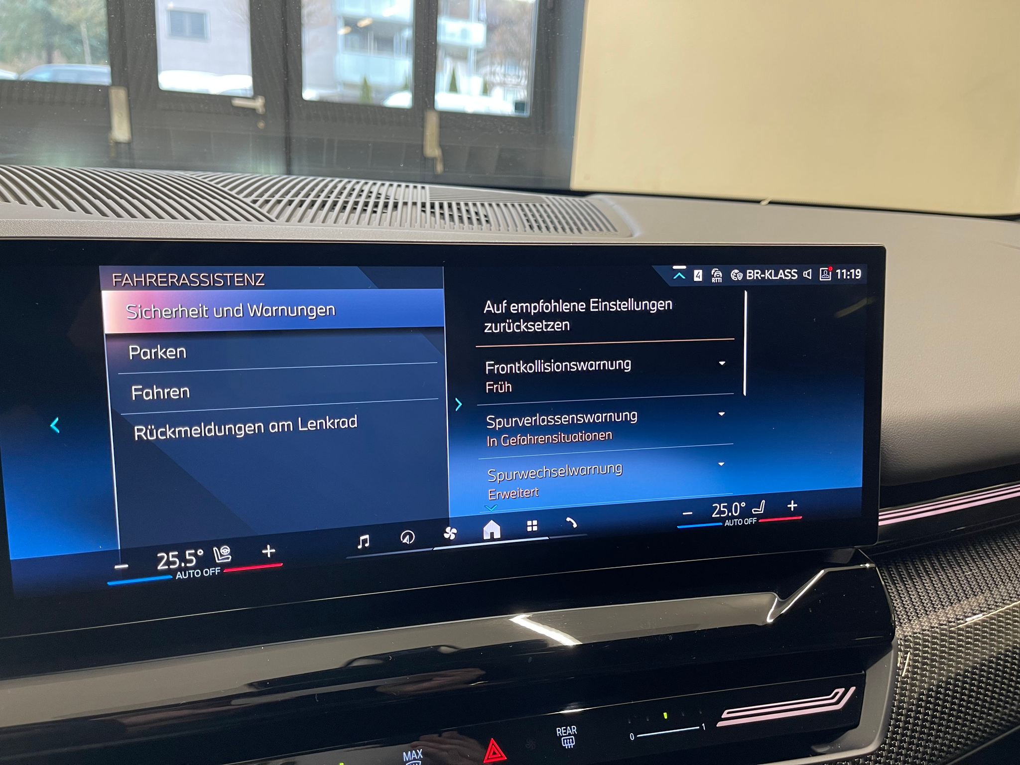 listing desktop thumbnail image 25