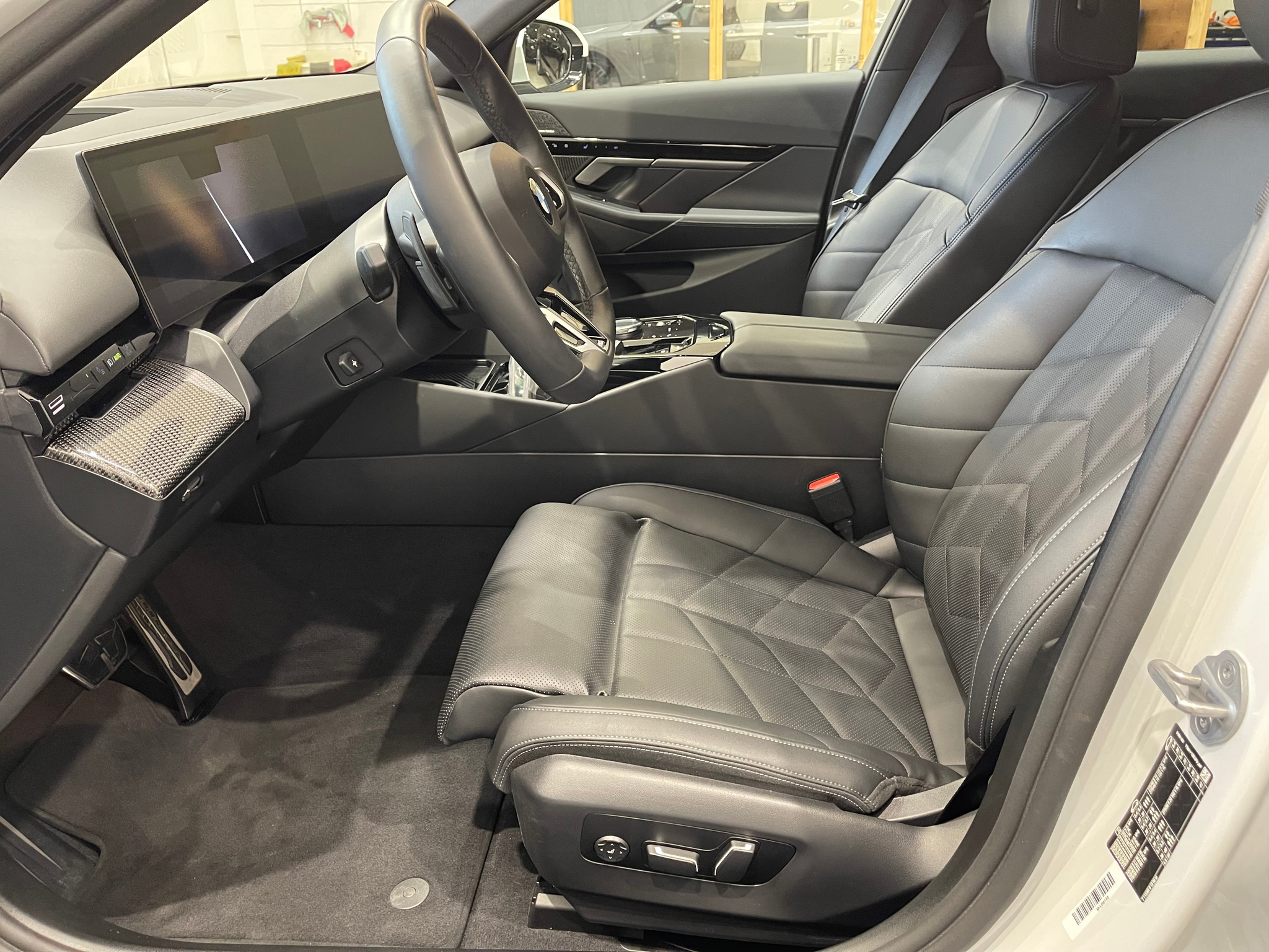 listing desktop thumbnail image 9