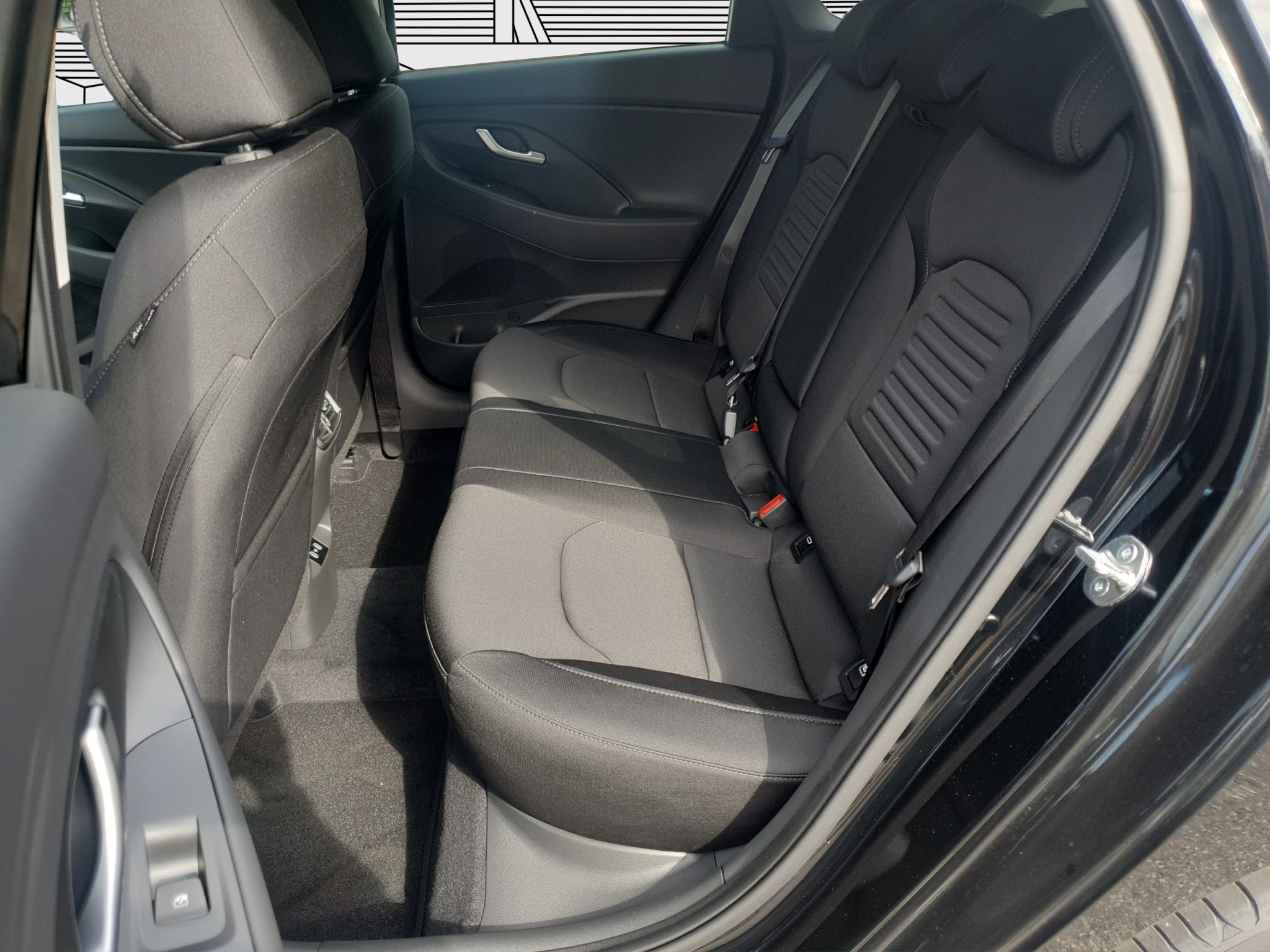 listing desktop thumbnail image 11