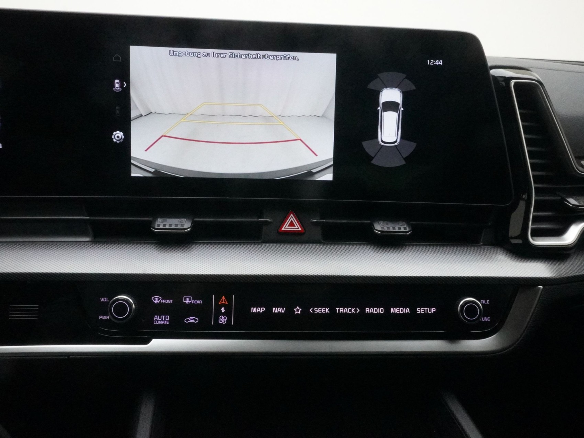 listing desktop thumbnail image 17