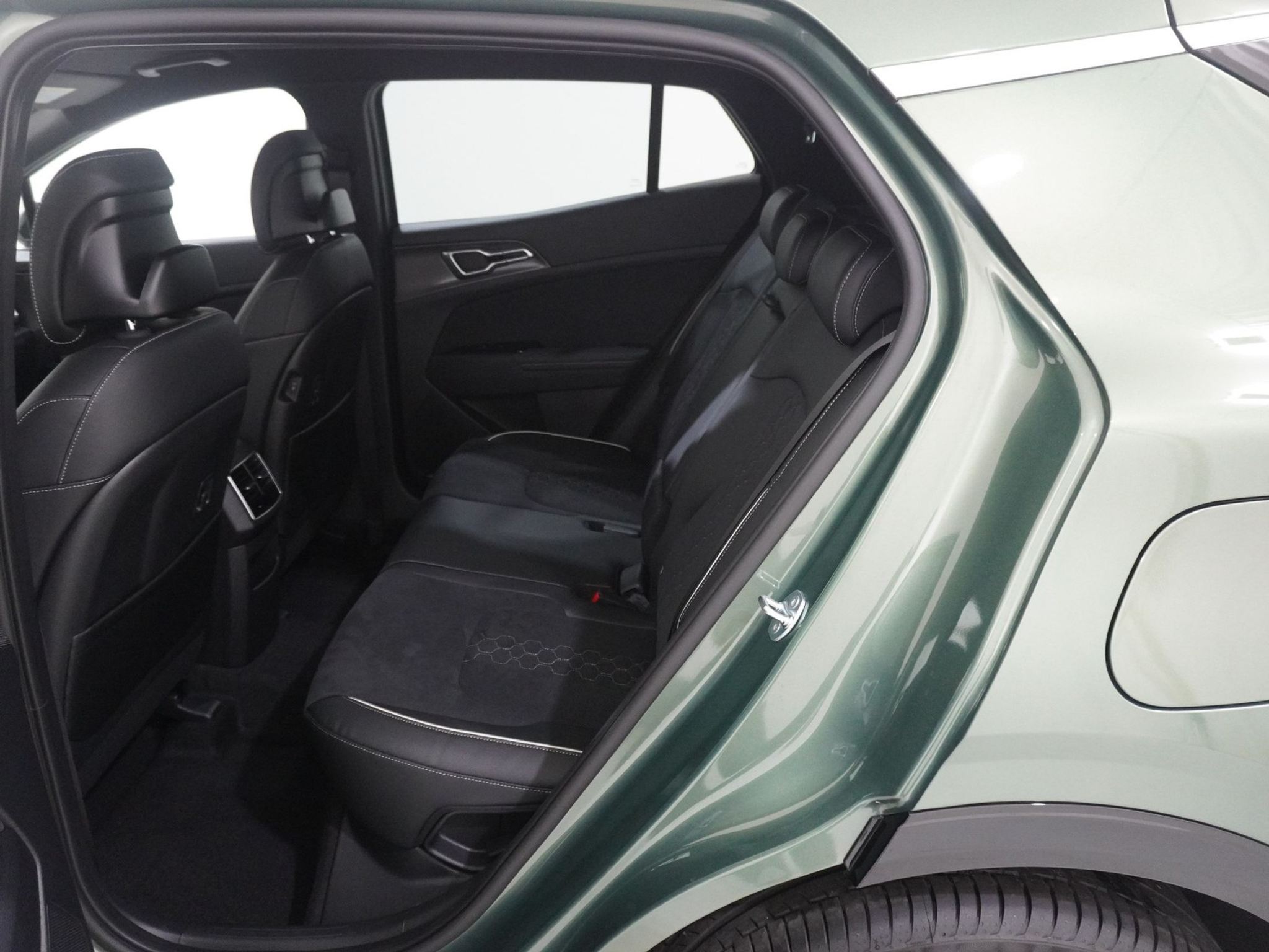 listing desktop thumbnail image 13