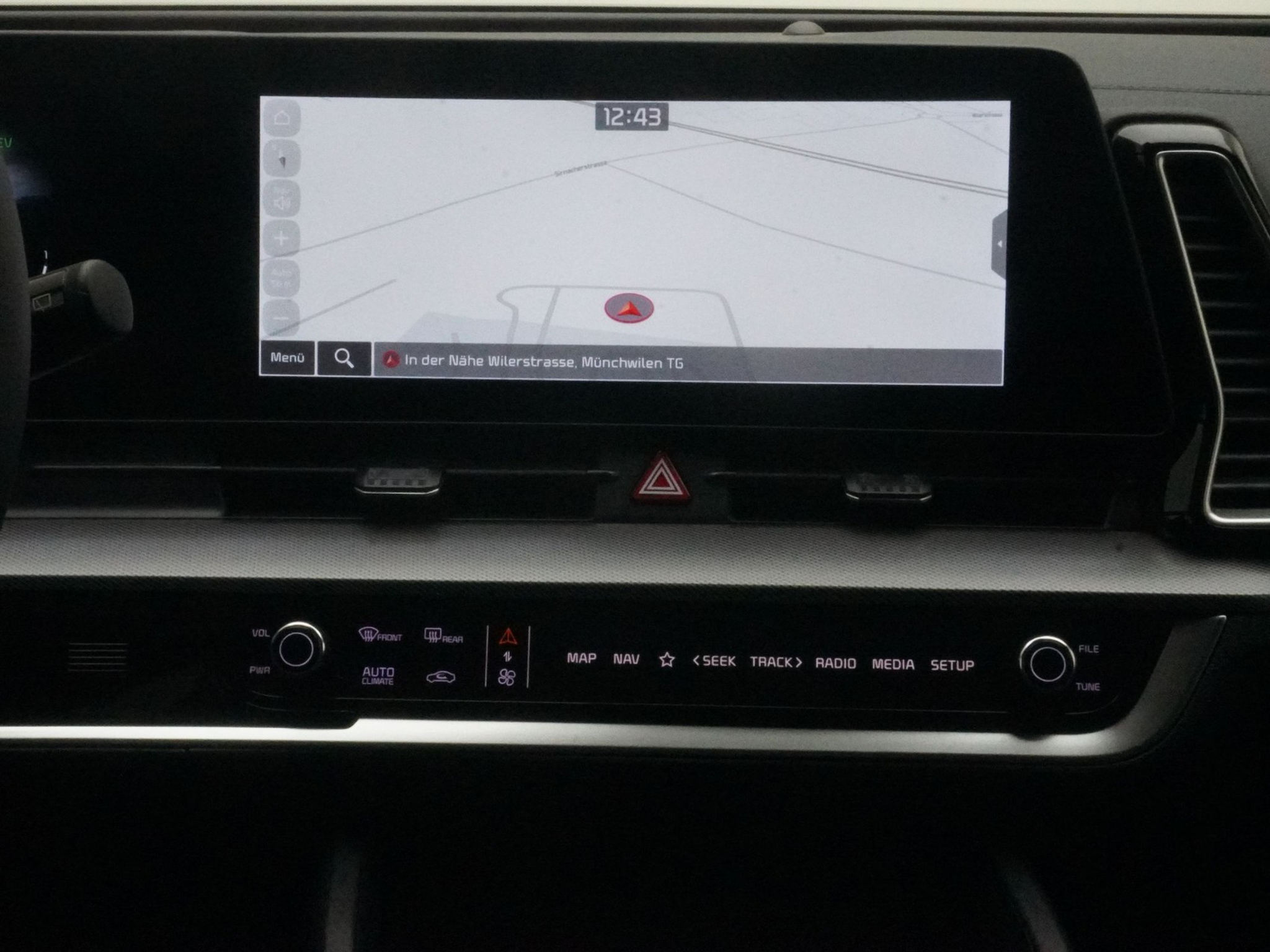 listing desktop thumbnail image 16