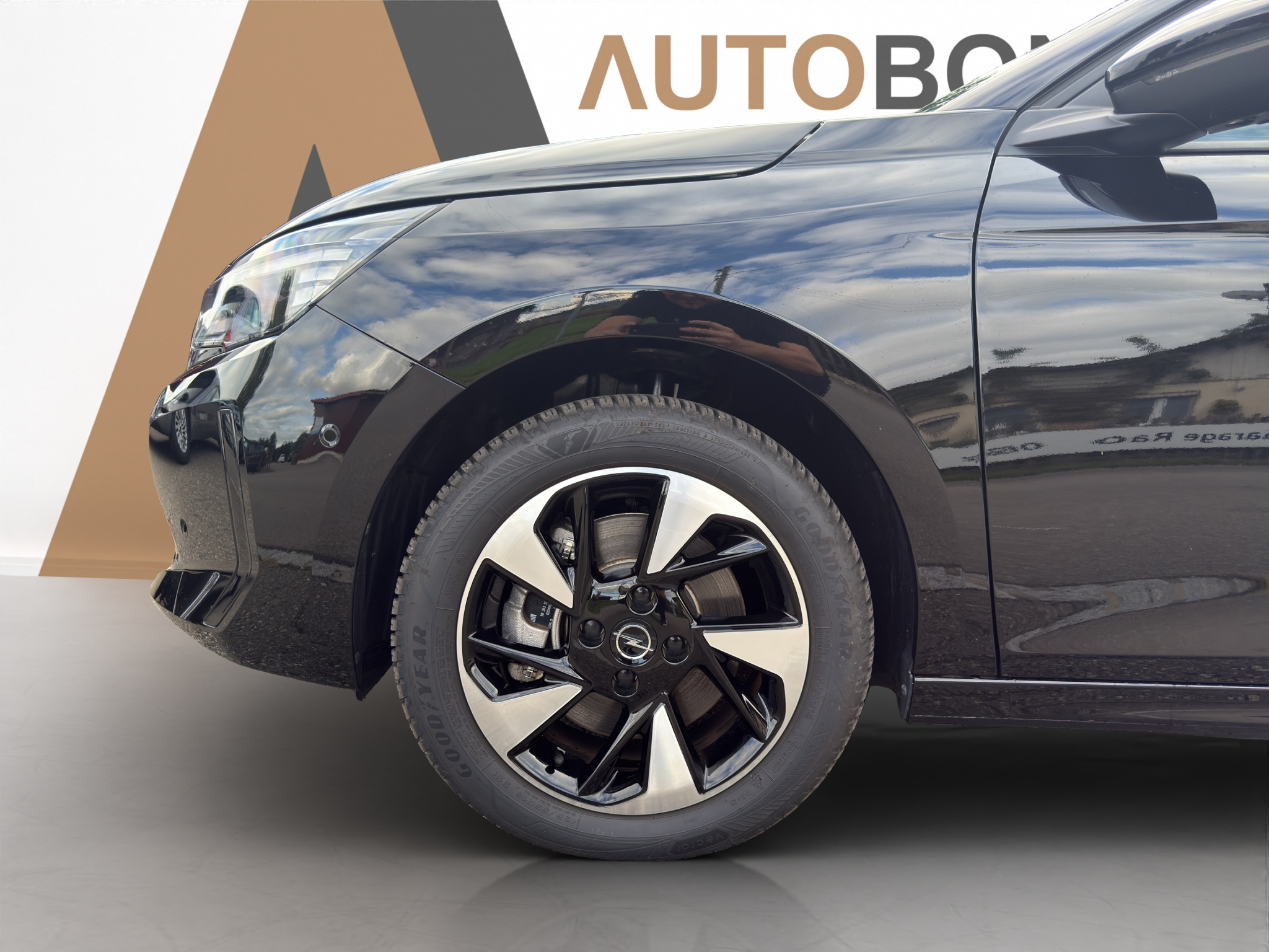 listing desktop thumbnail image 18