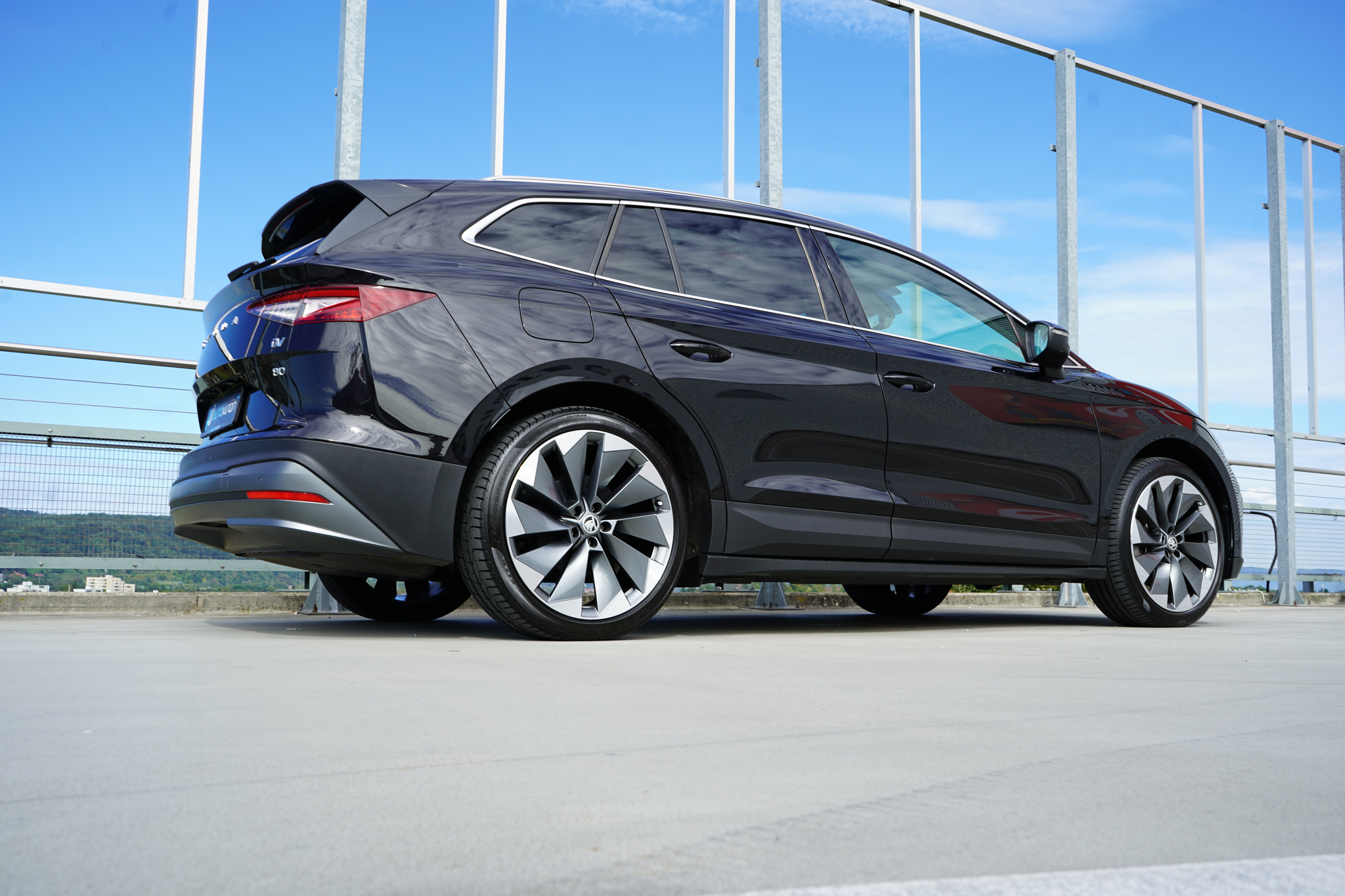 listing desktop thumbnail image 9