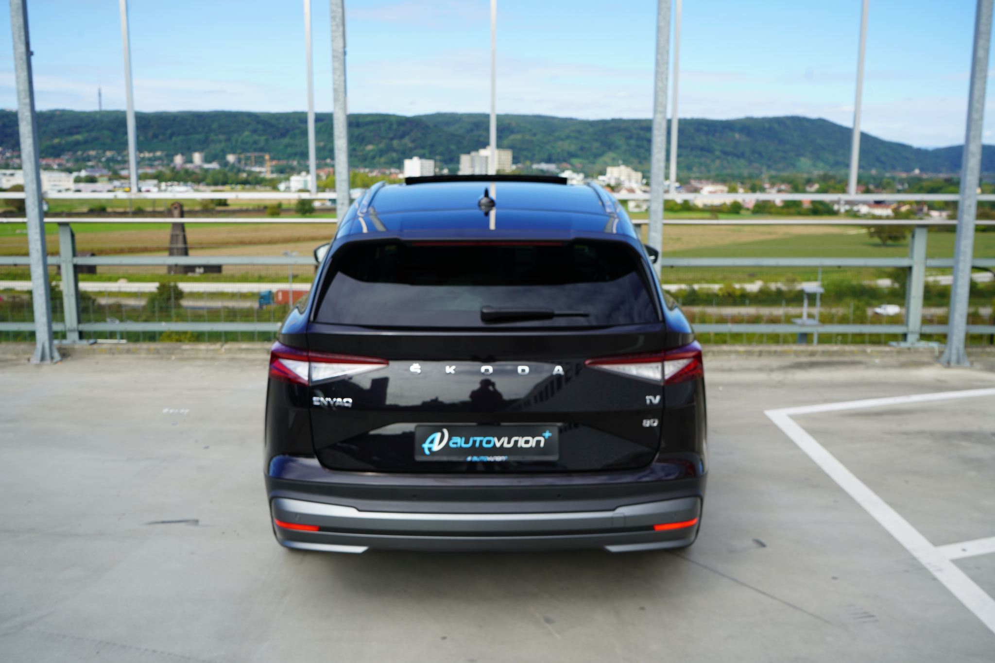 listing desktop thumbnail image 17