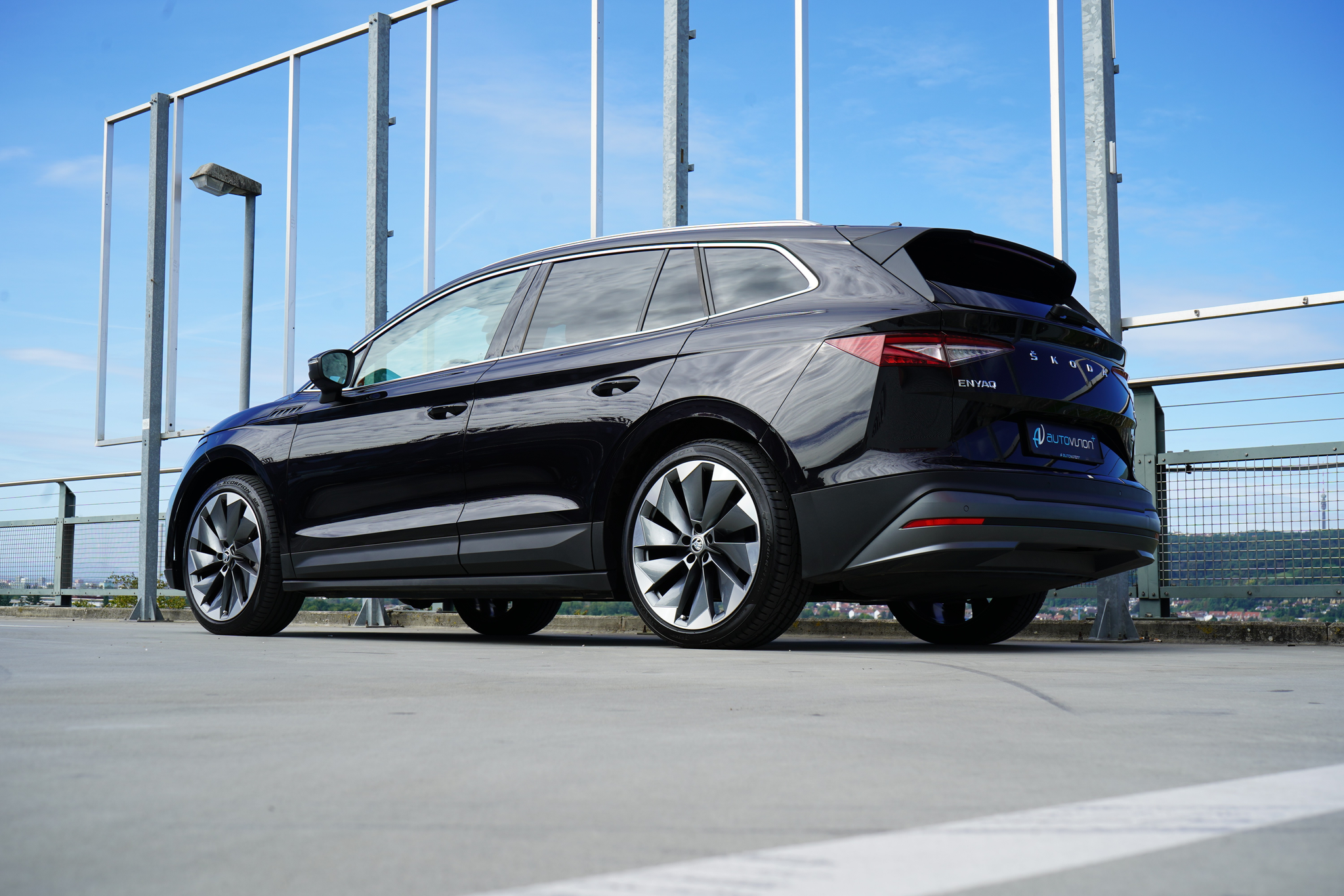 listing desktop thumbnail image 10