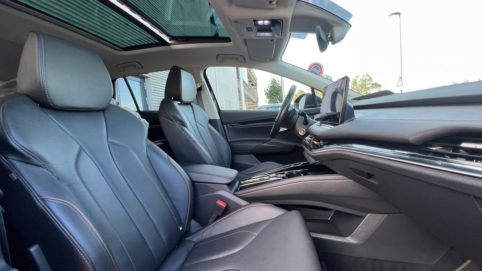 listing desktop thumbnail image 27