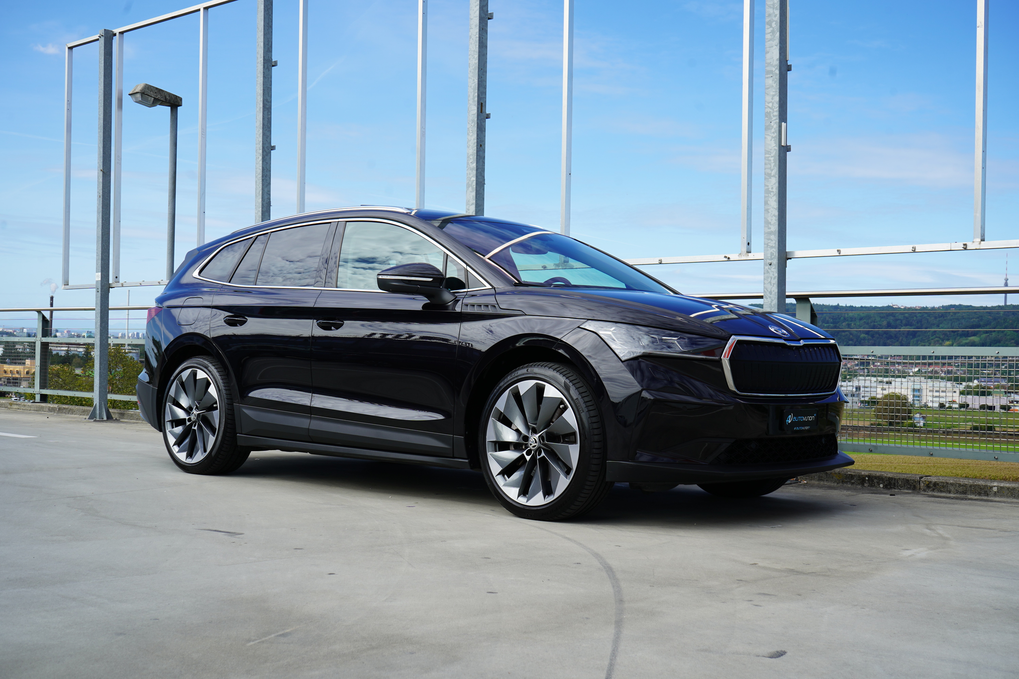 listing desktop thumbnail image 6