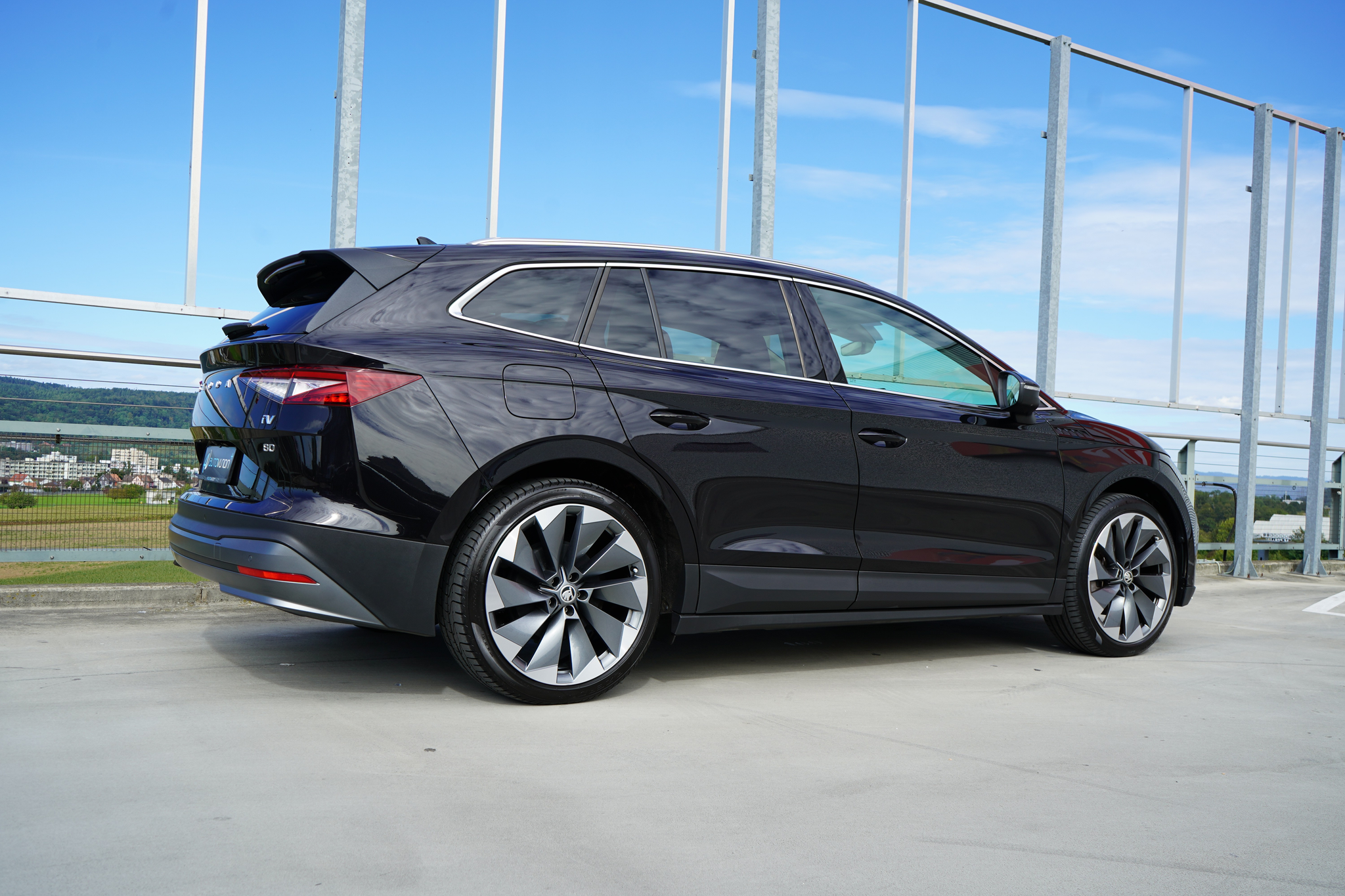 listing desktop thumbnail image 7