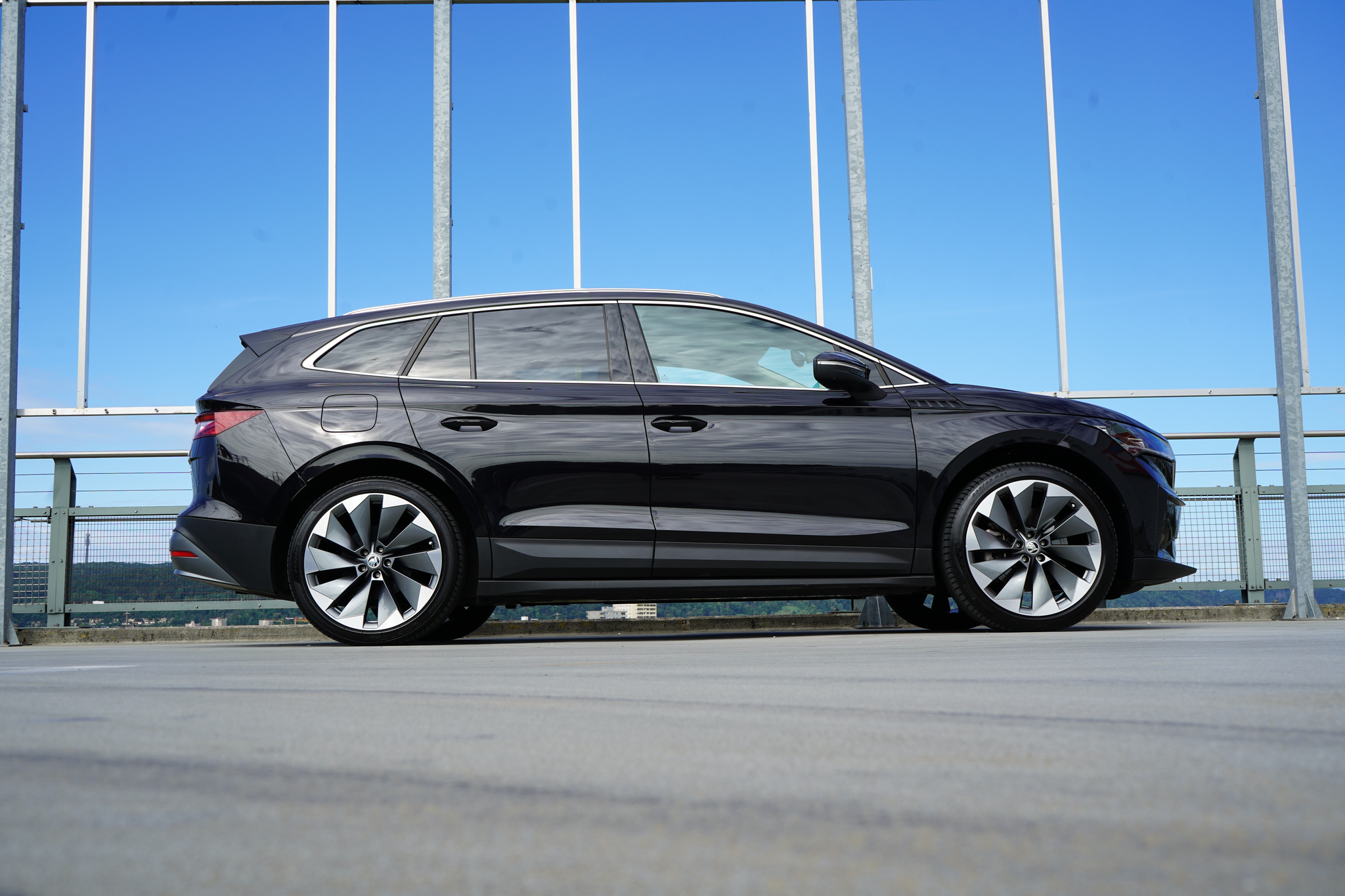 listing desktop thumbnail image 2