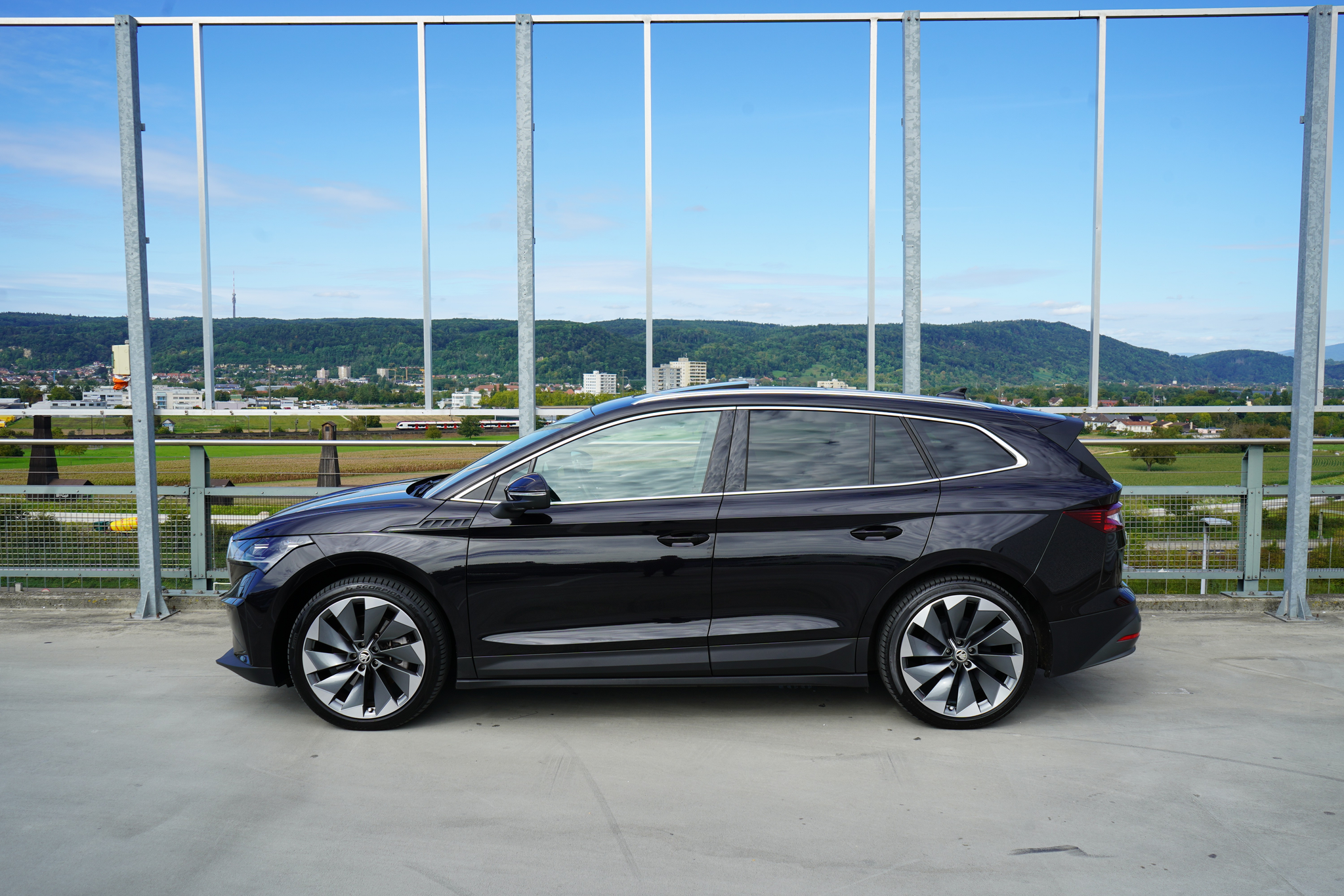 listing desktop thumbnail image 5