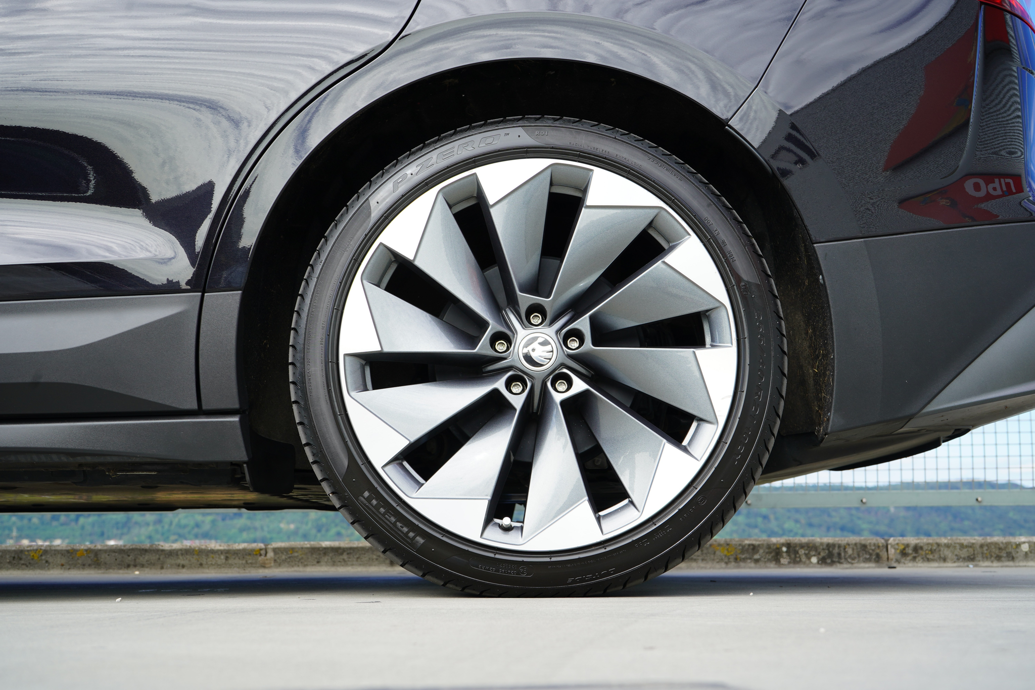 listing desktop thumbnail image 14