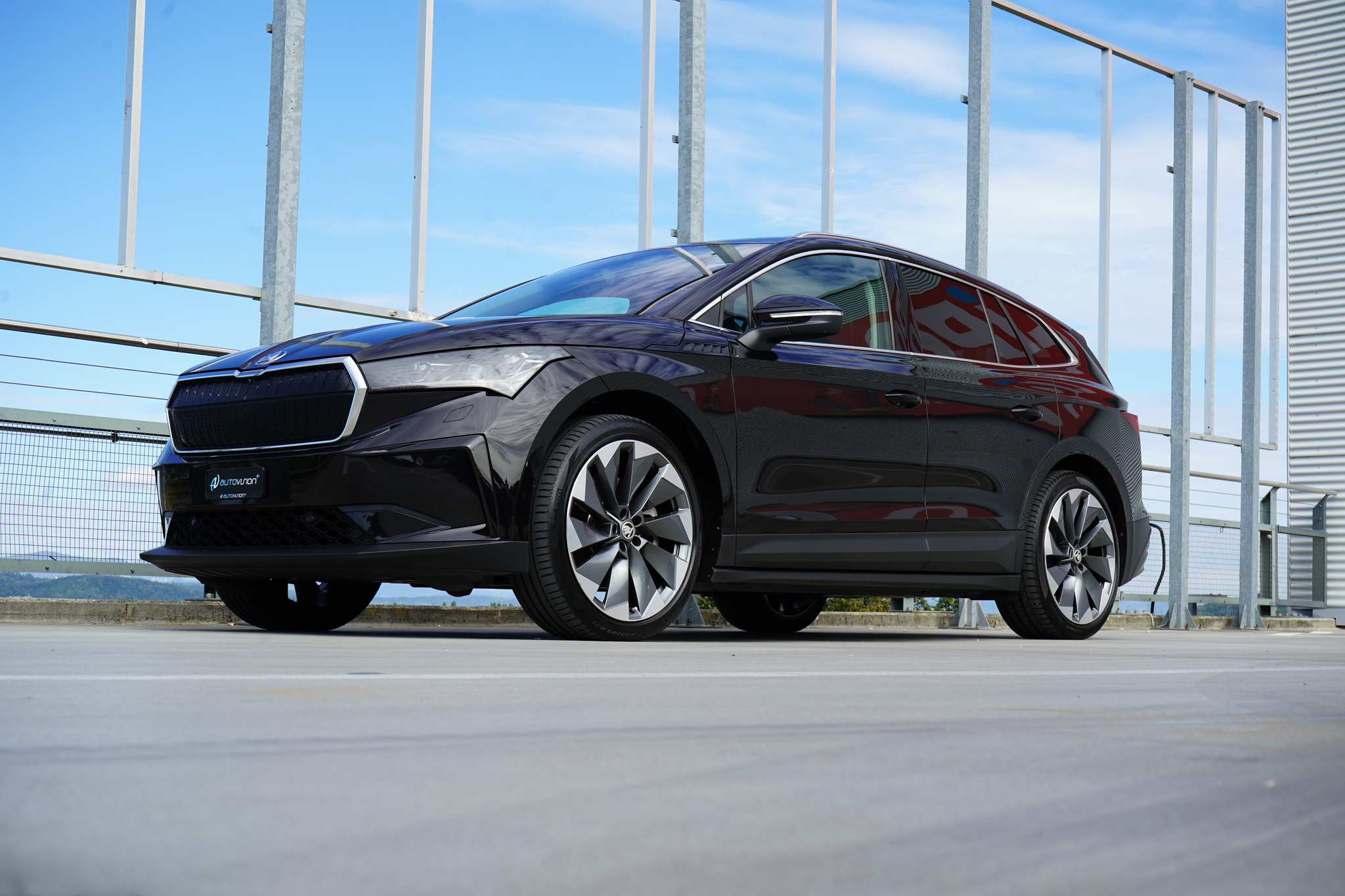 listing desktop thumbnail image 11