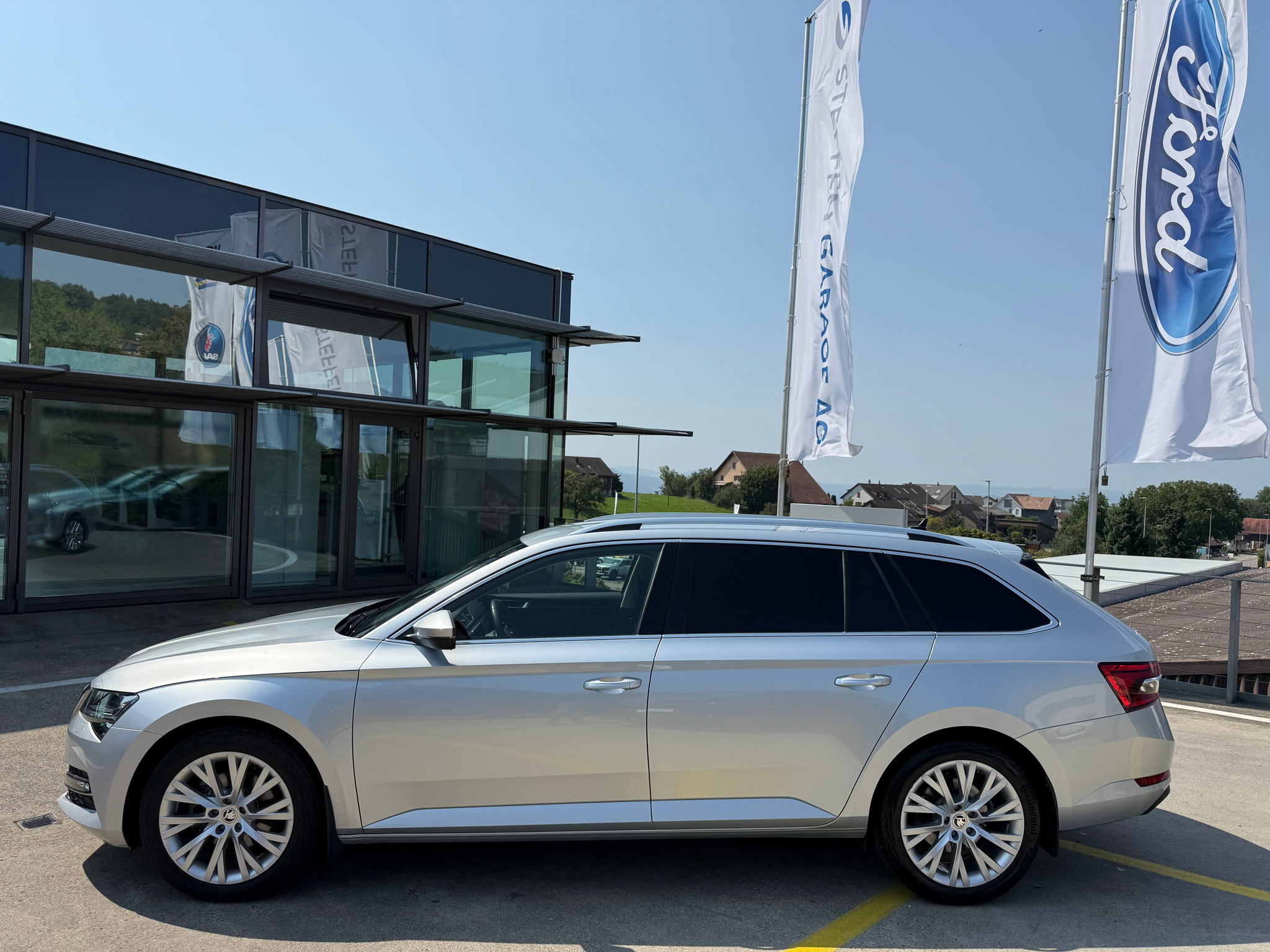 listing desktop thumbnail image 8