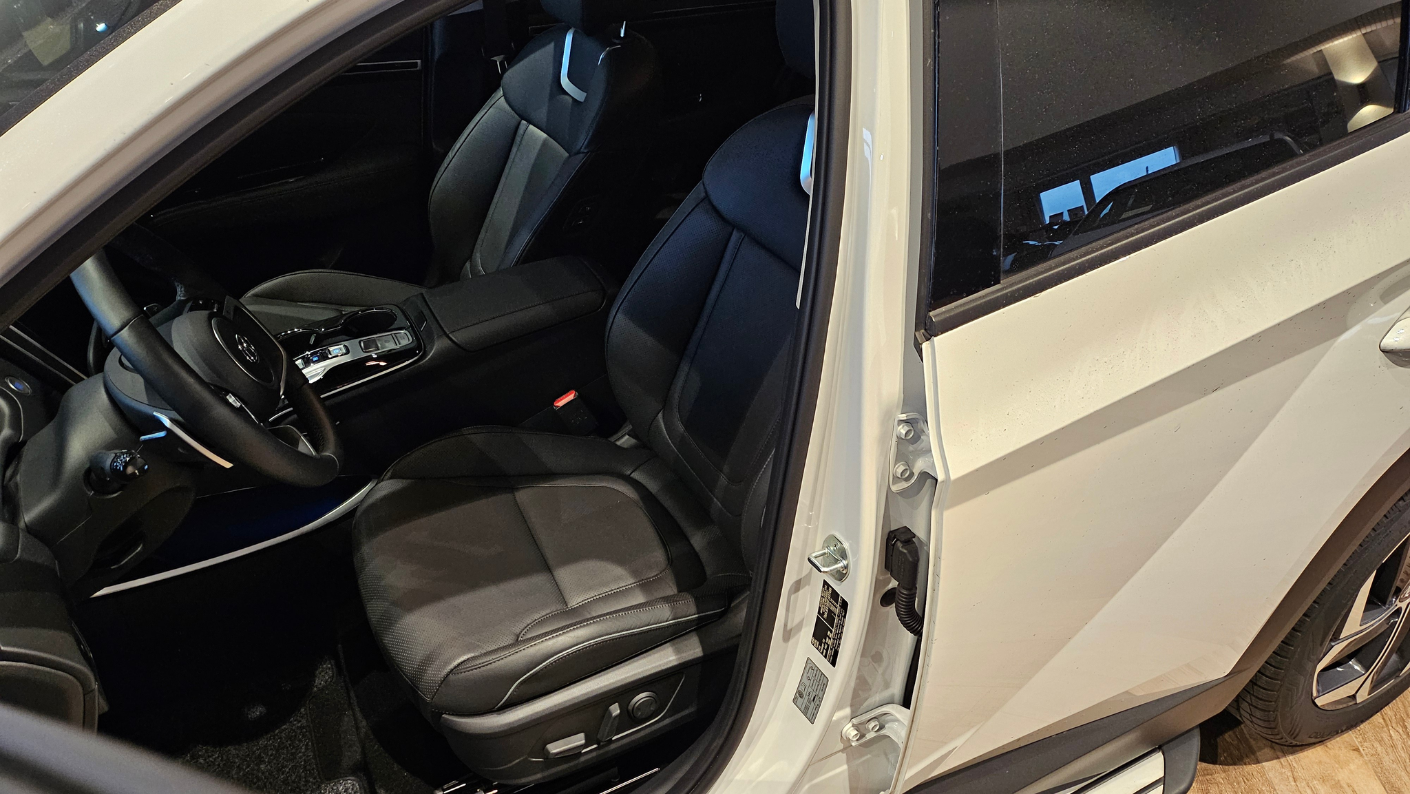 listing desktop thumbnail image 22