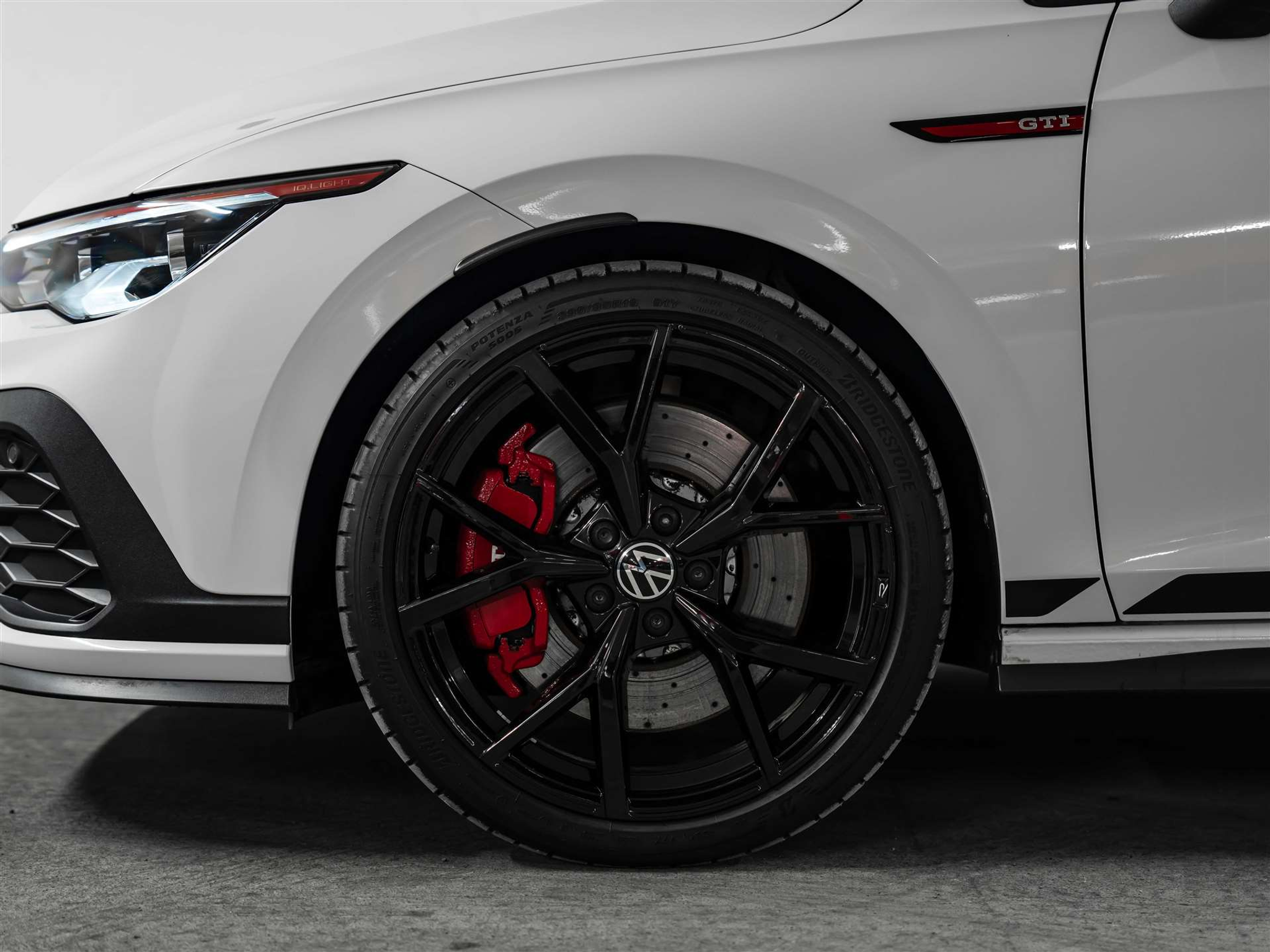 listing desktop thumbnail image 18