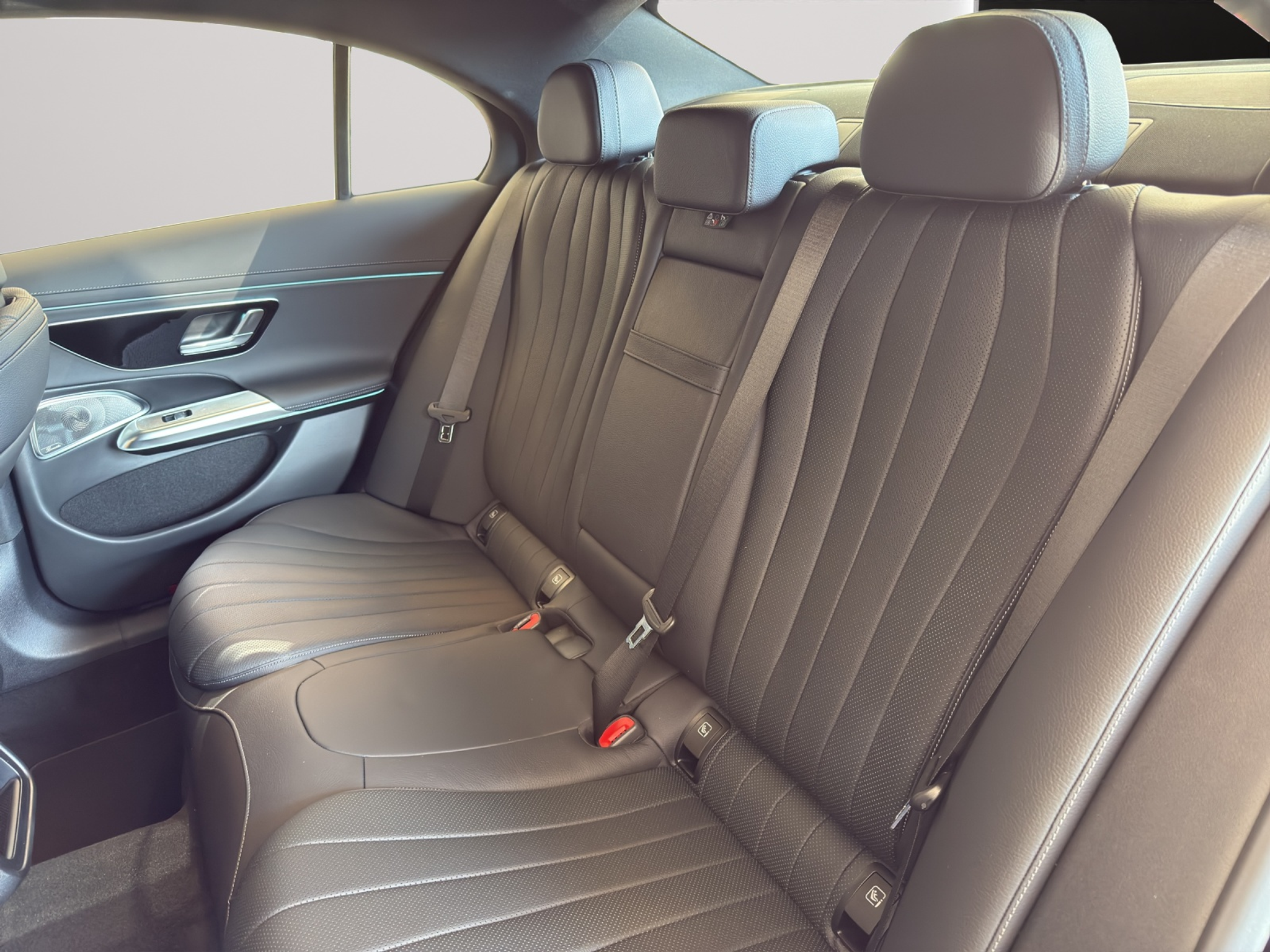 listing desktop thumbnail image 8