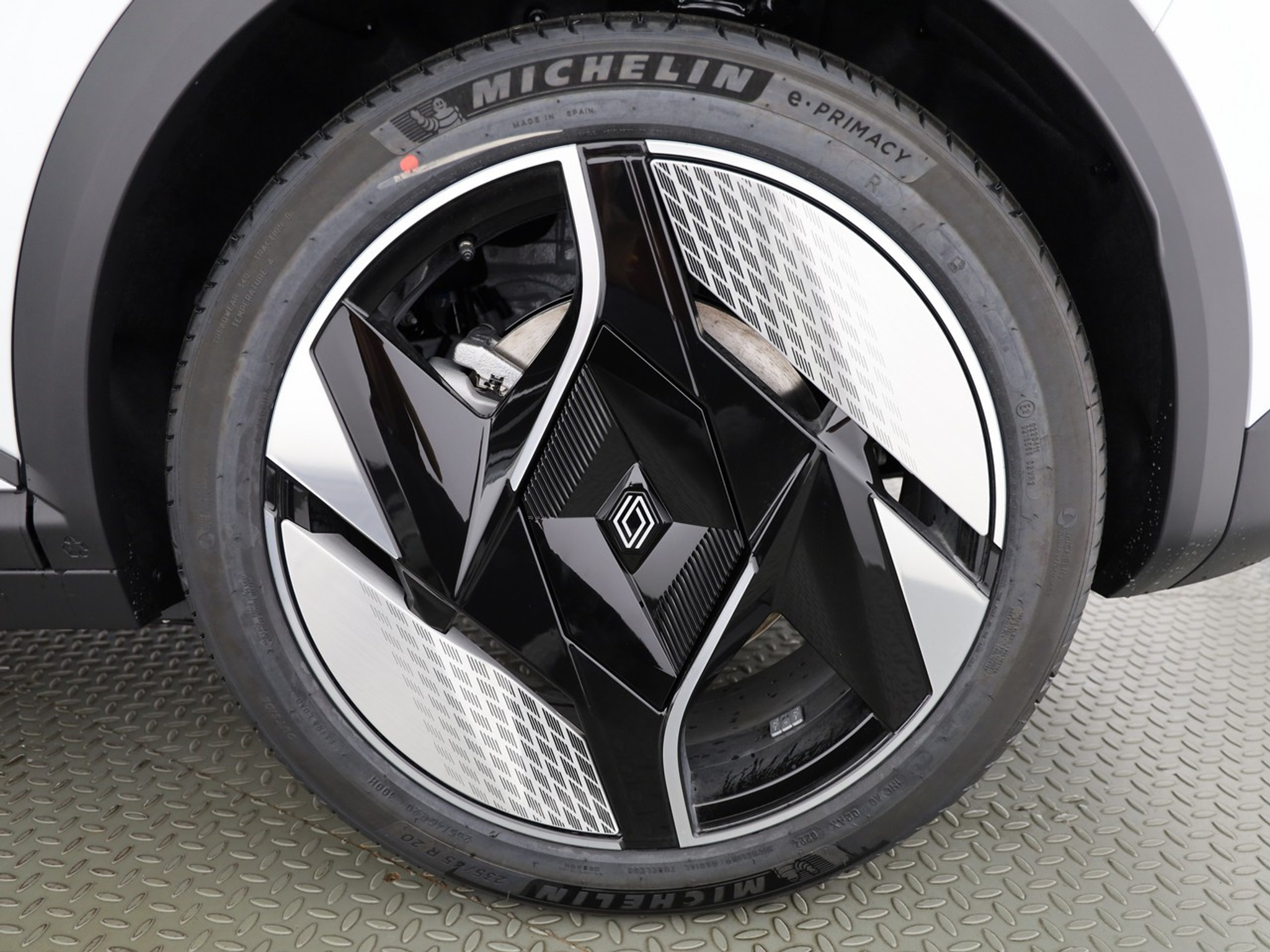 listing desktop thumbnail image 5