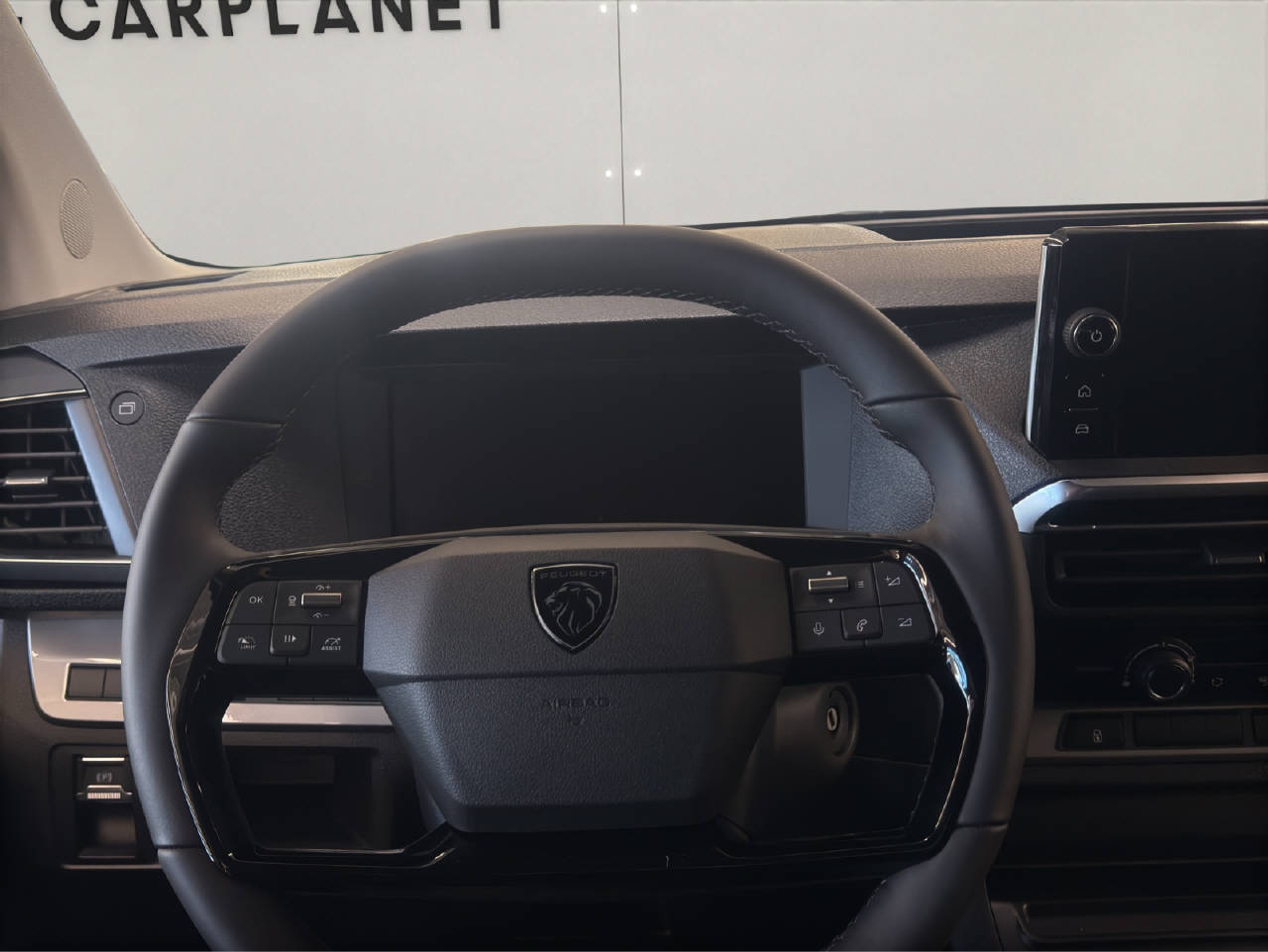 listing desktop thumbnail image 9