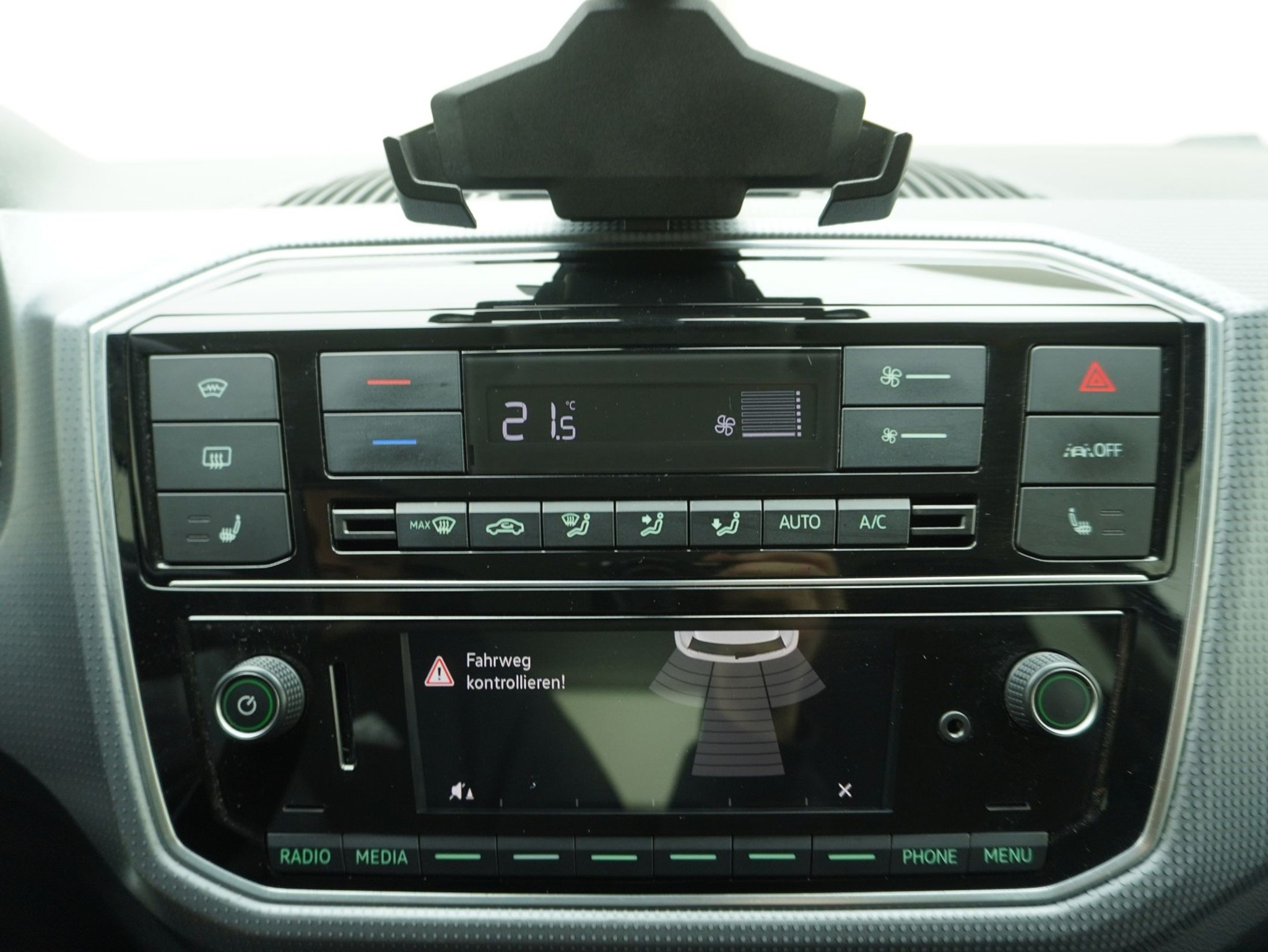 listing desktop thumbnail image 16