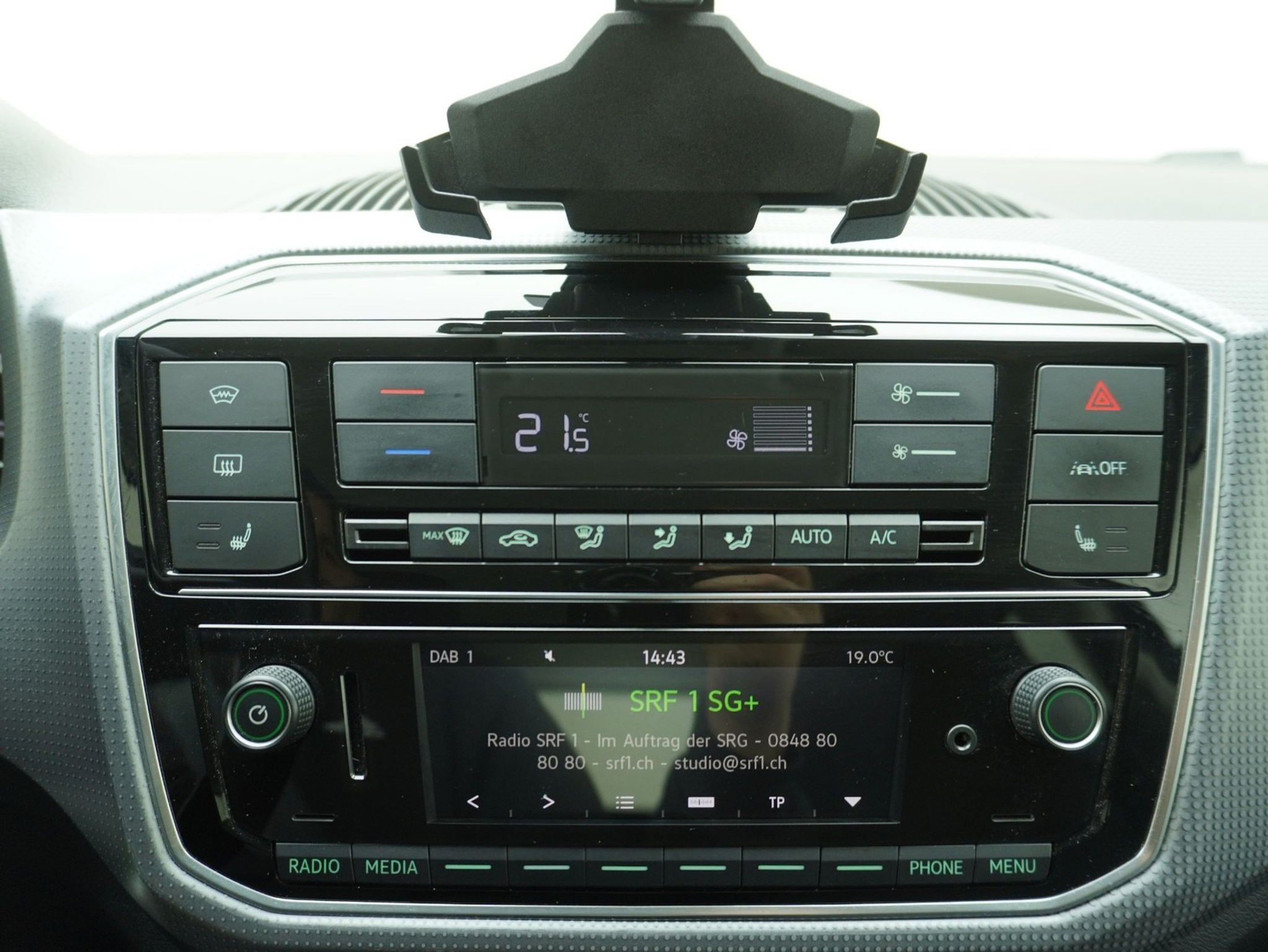 listing desktop thumbnail image 17