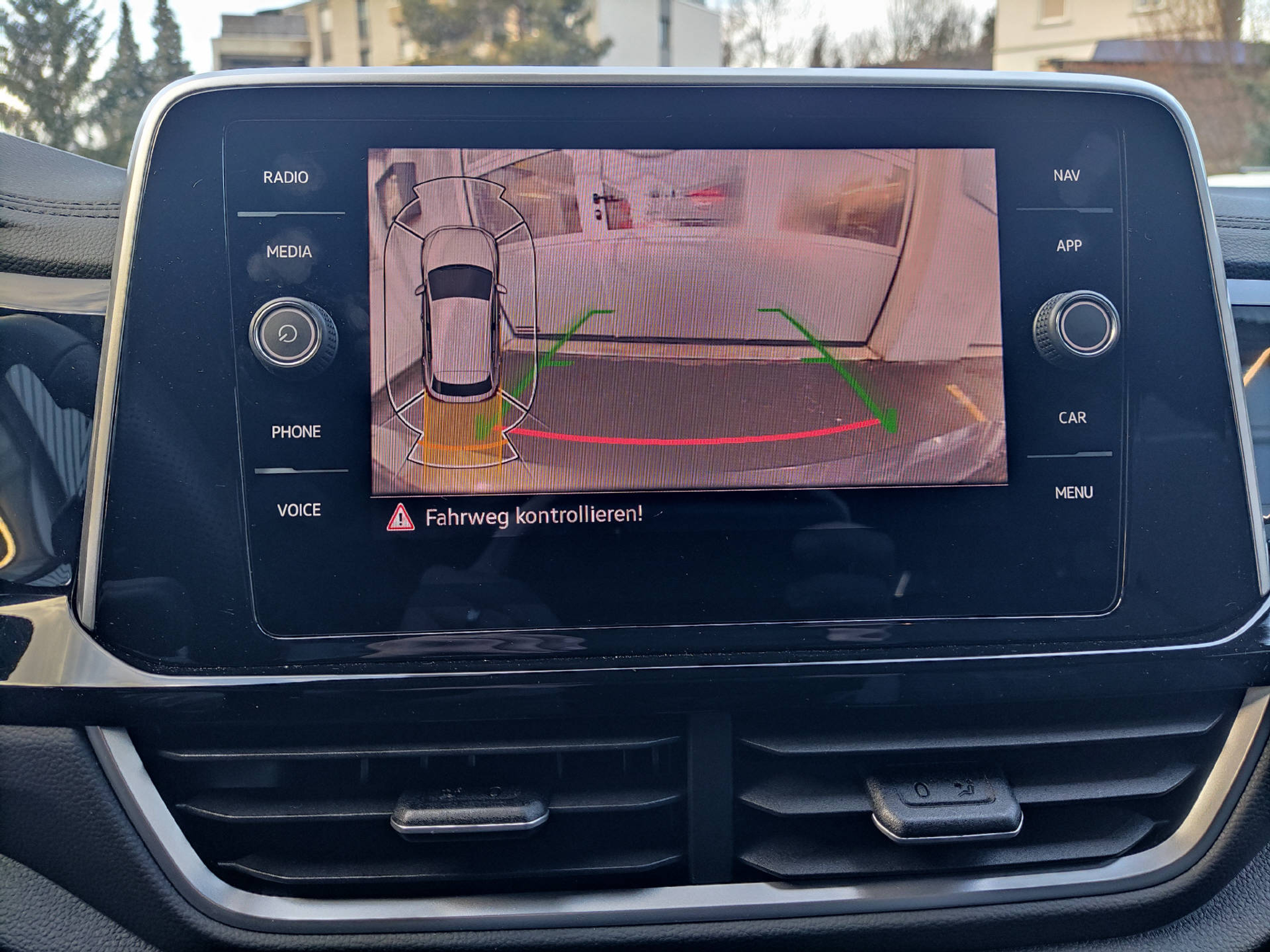 listing desktop thumbnail image 12