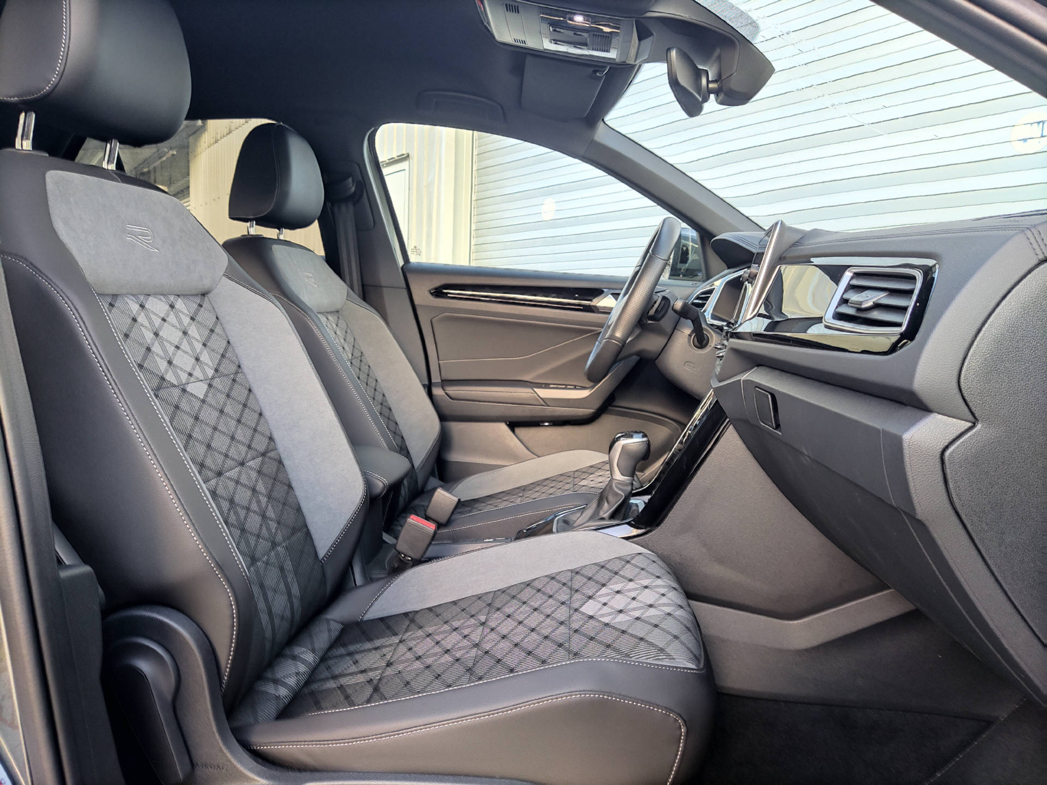 listing desktop thumbnail image 9