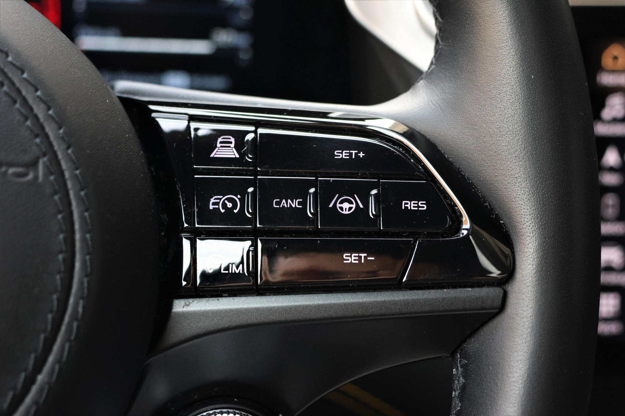 listing desktop thumbnail image 28