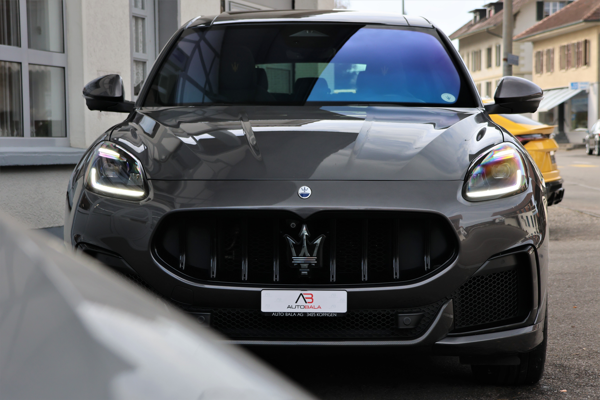 listing desktop thumbnail image 1