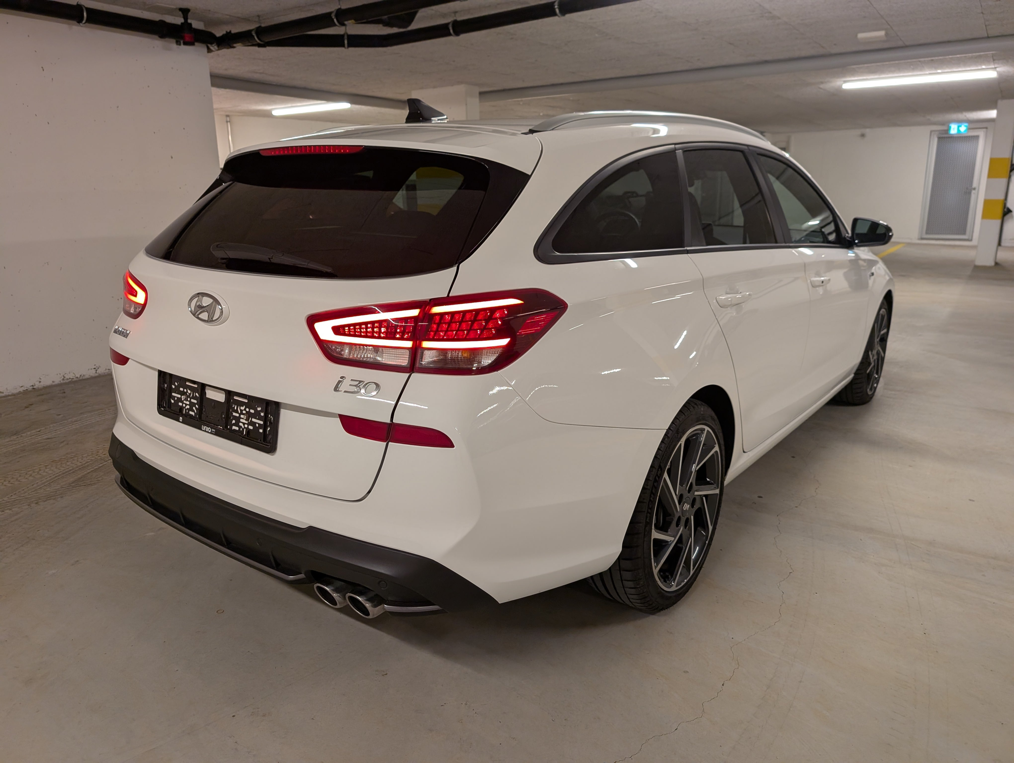 listing desktop thumbnail image 4