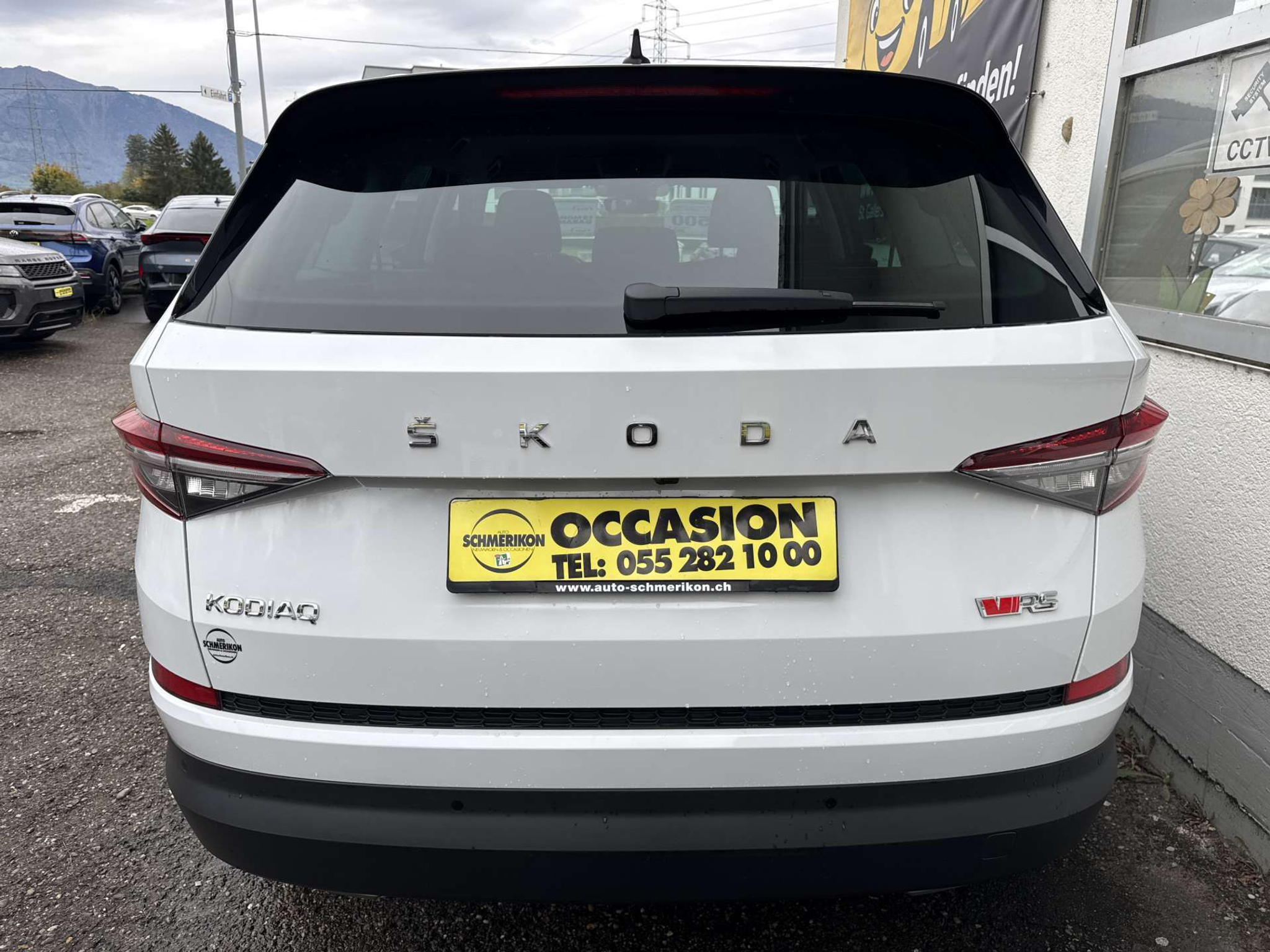 listing desktop thumbnail image 3