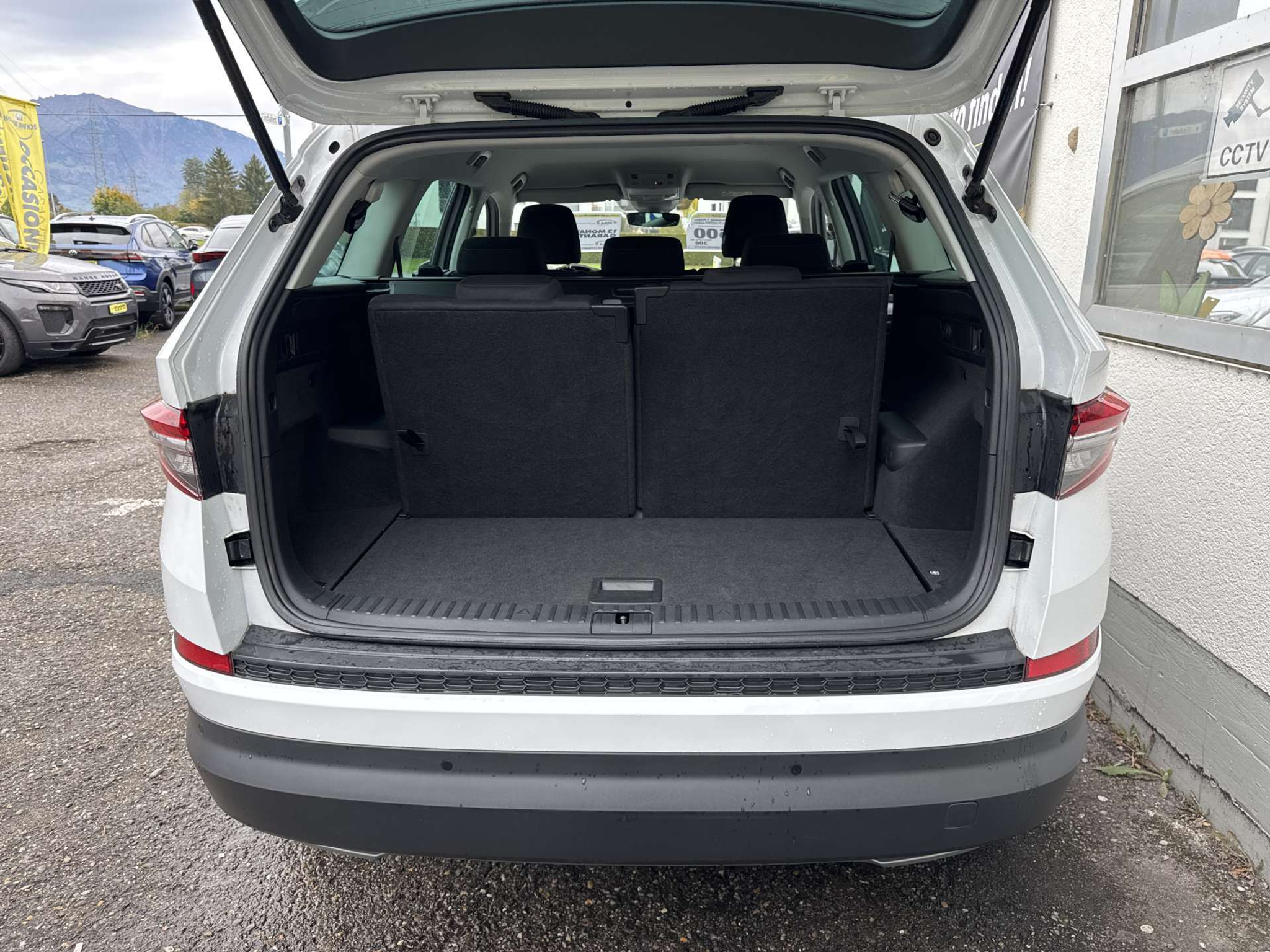 listing desktop thumbnail image 8