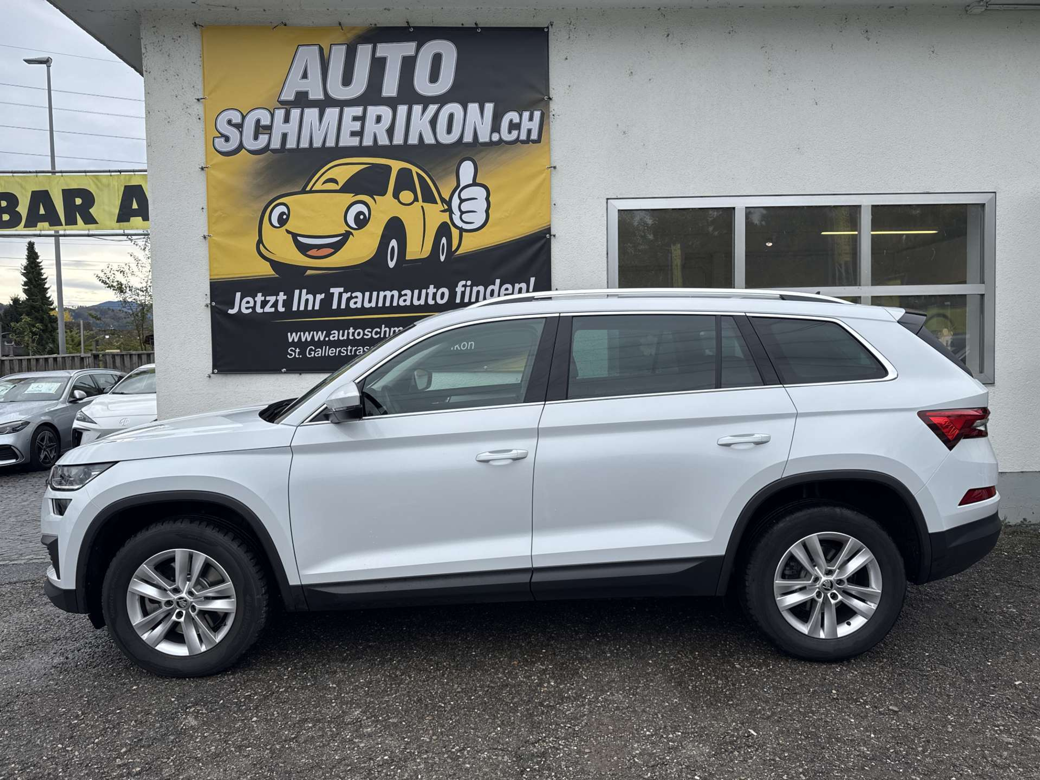 listing desktop thumbnail image 4