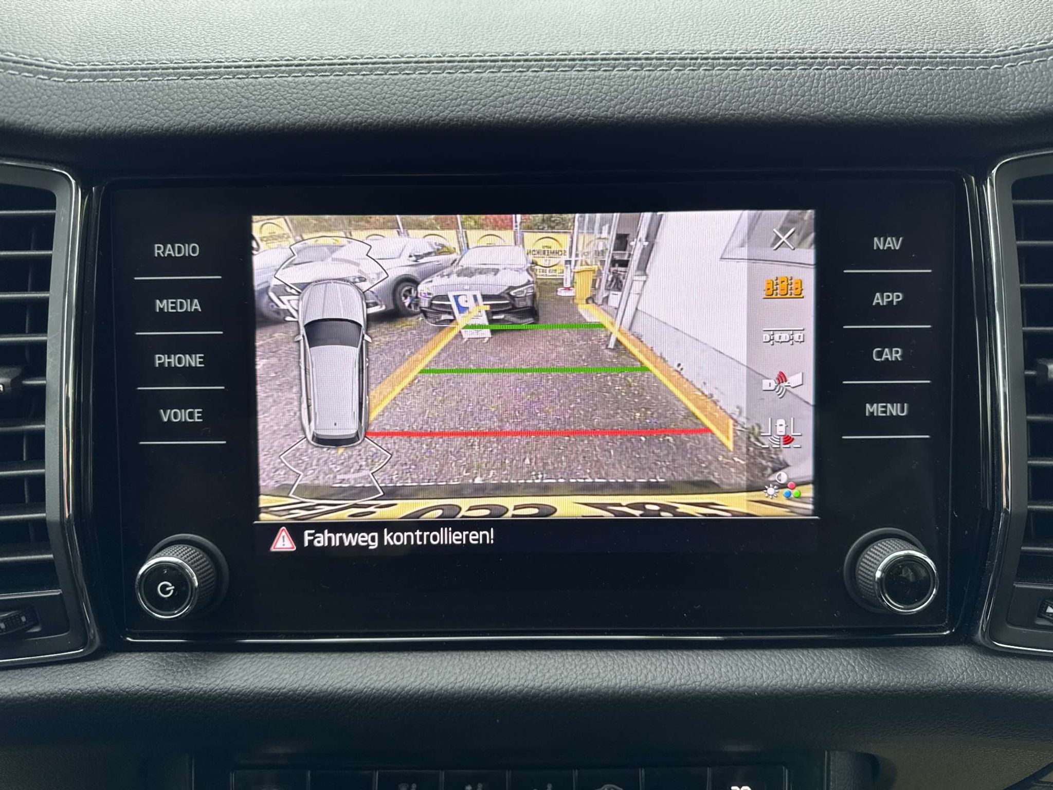 listing desktop thumbnail image 10