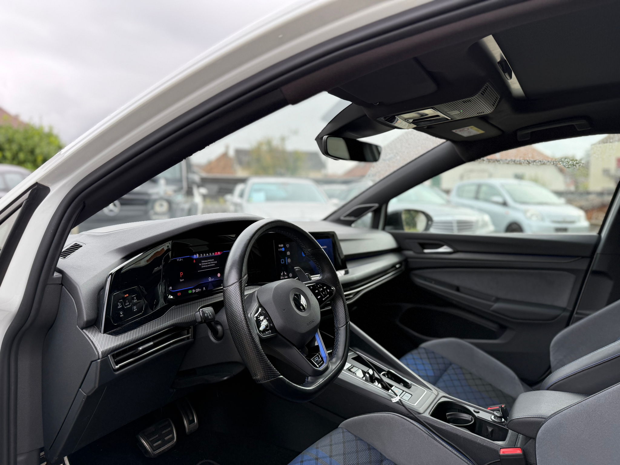 listing desktop thumbnail image 9