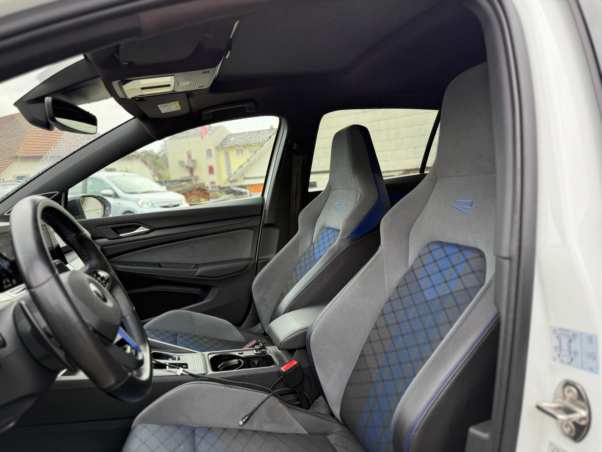 listing desktop thumbnail image 10