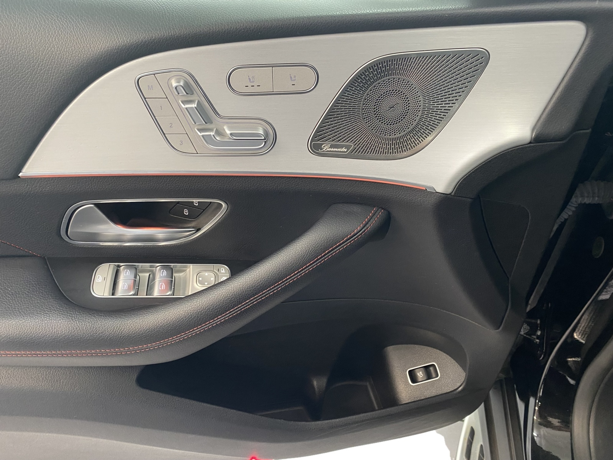 listing desktop thumbnail image 10