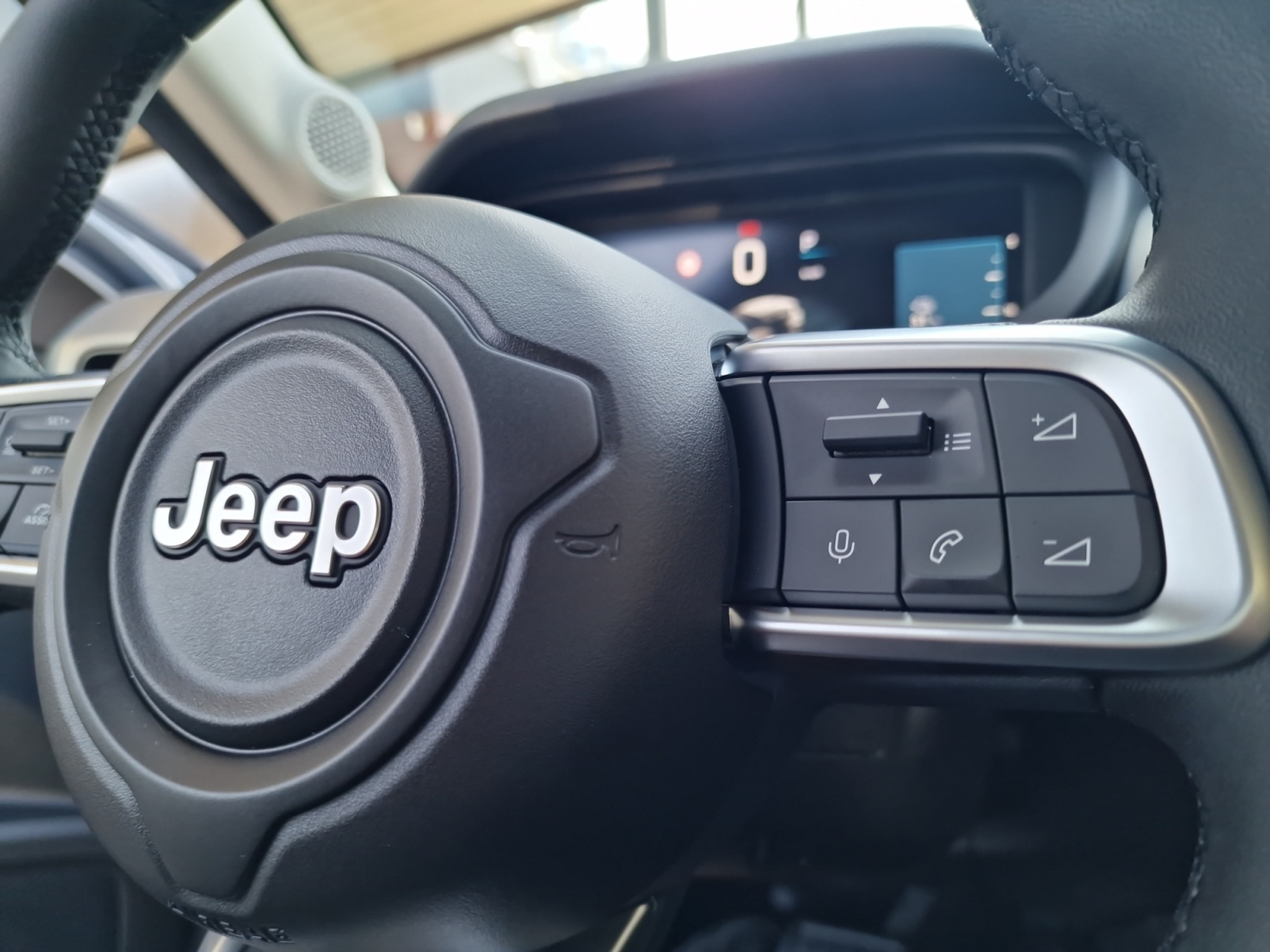 listing desktop thumbnail image 16