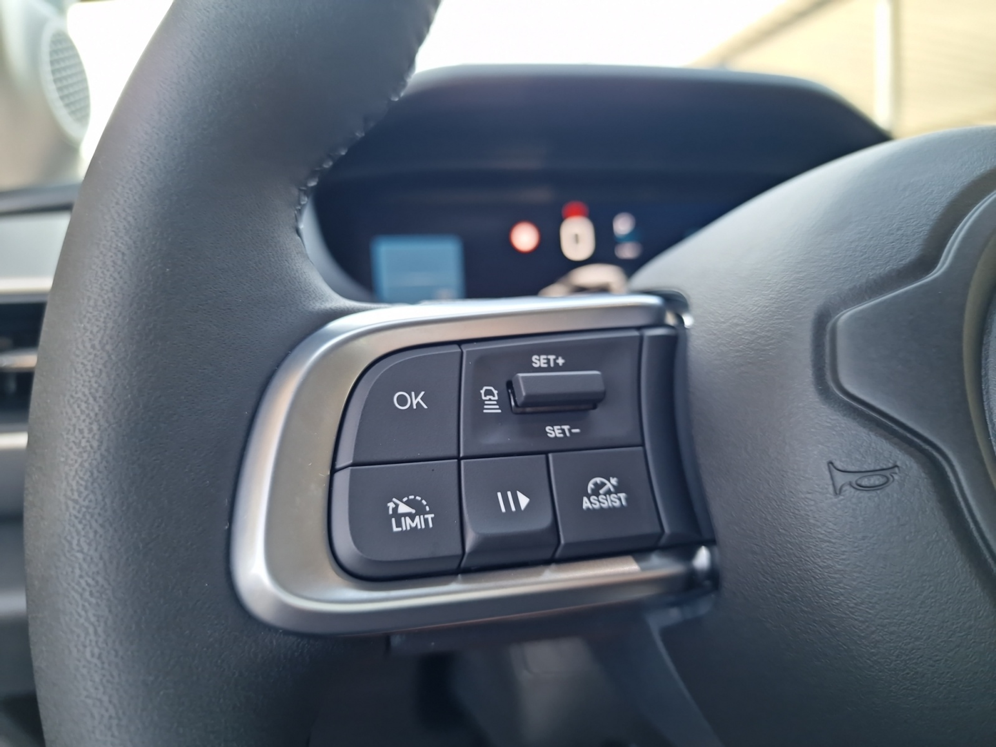 listing desktop thumbnail image 15