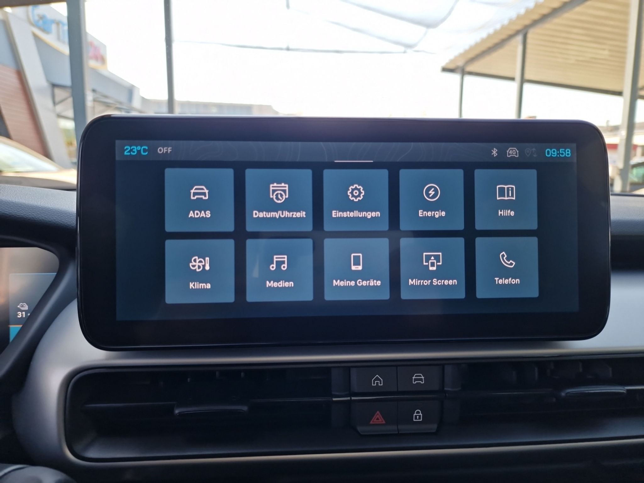 listing desktop thumbnail image 18