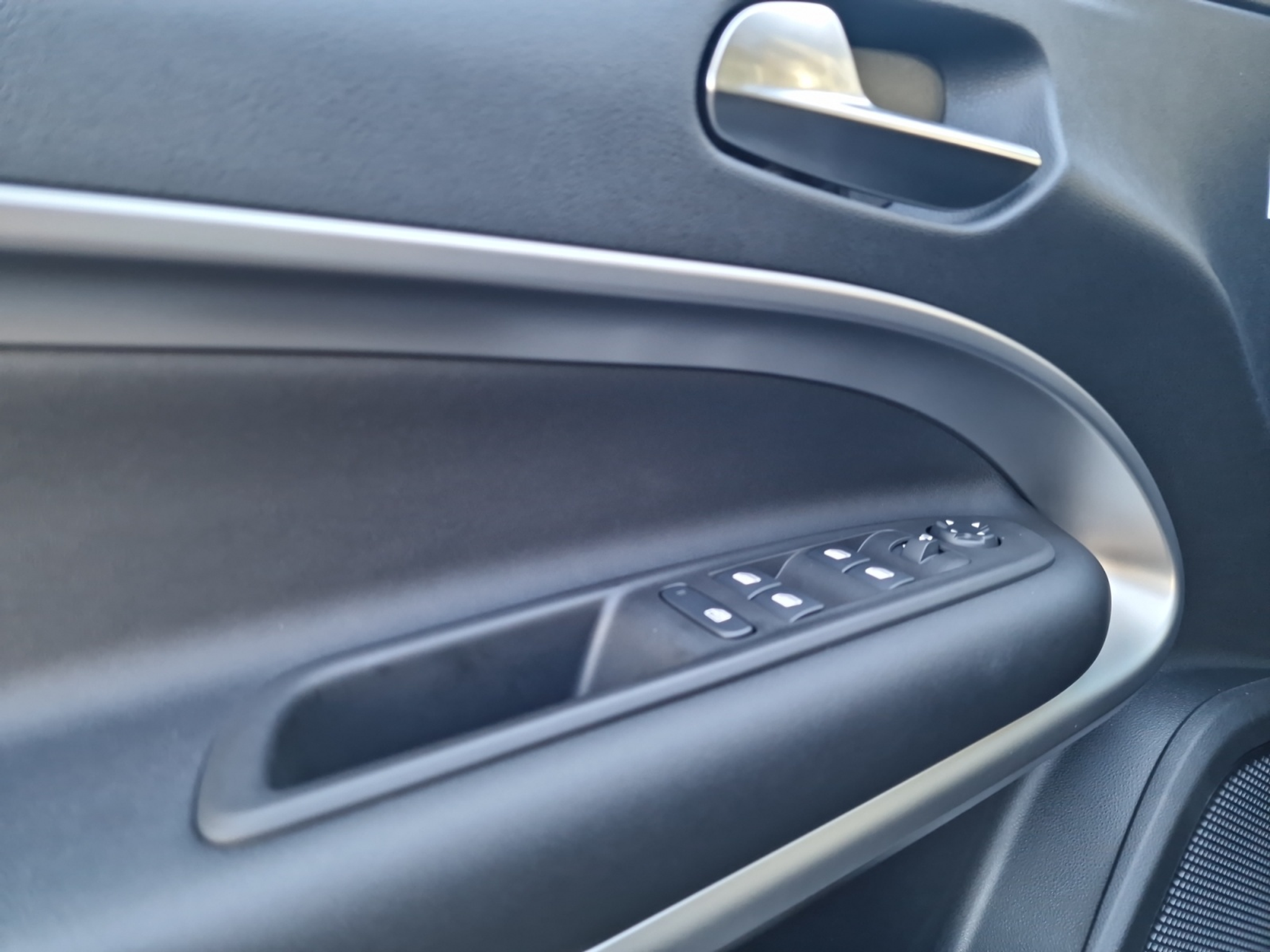 listing desktop thumbnail image 12